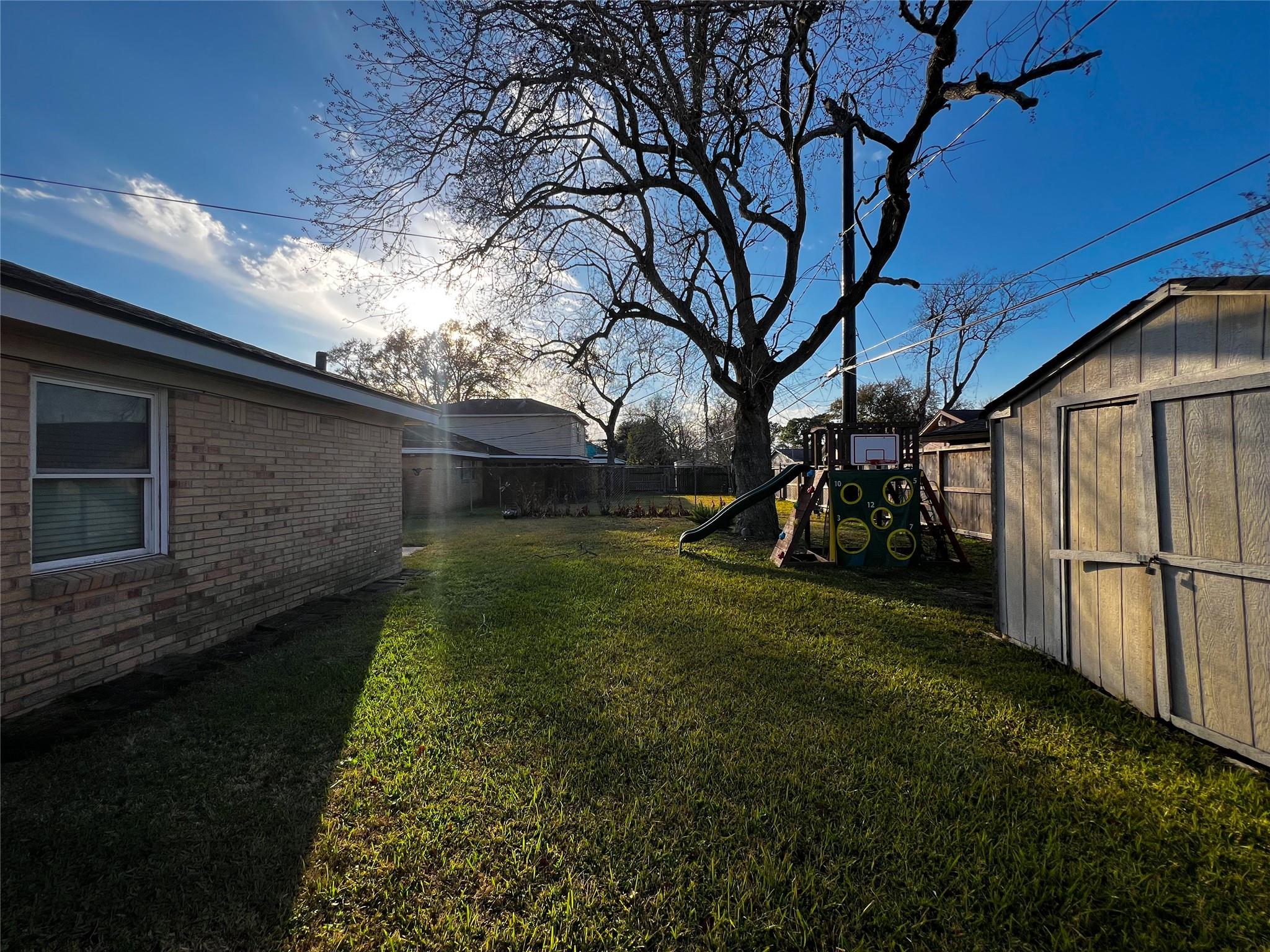1808 Dolphin Drive