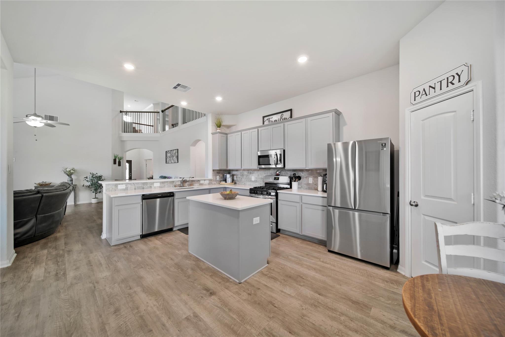 16102 Hidalgo Street