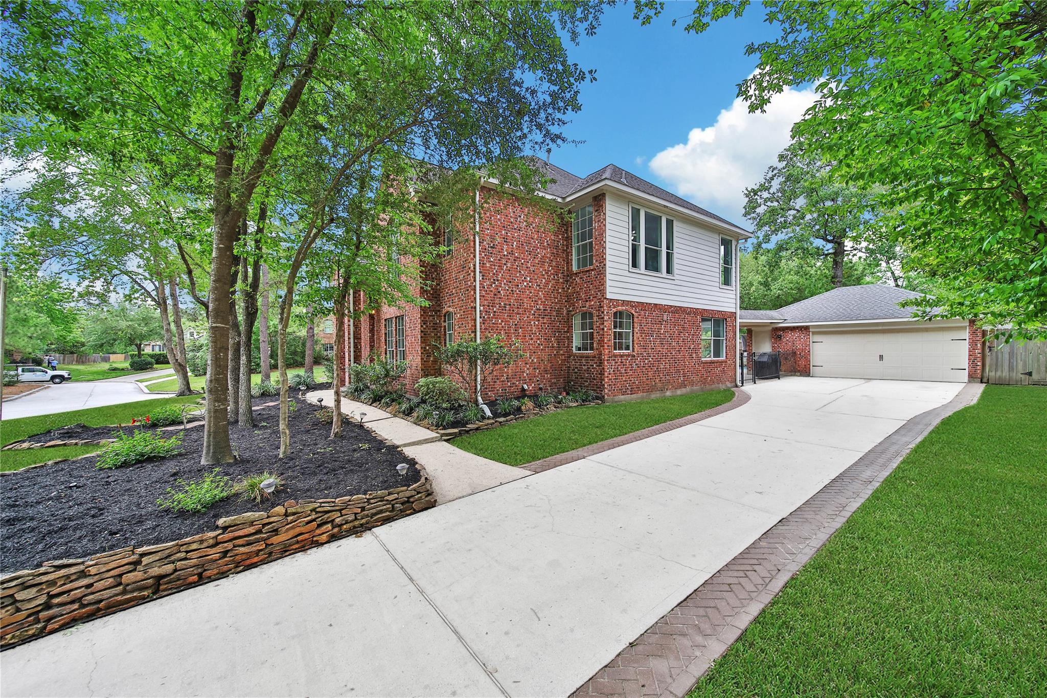 3 Murmuring Creek Place