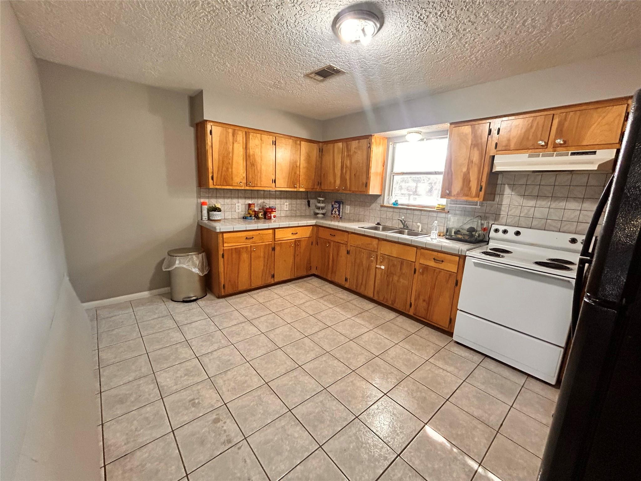 8118 Hamilton Road