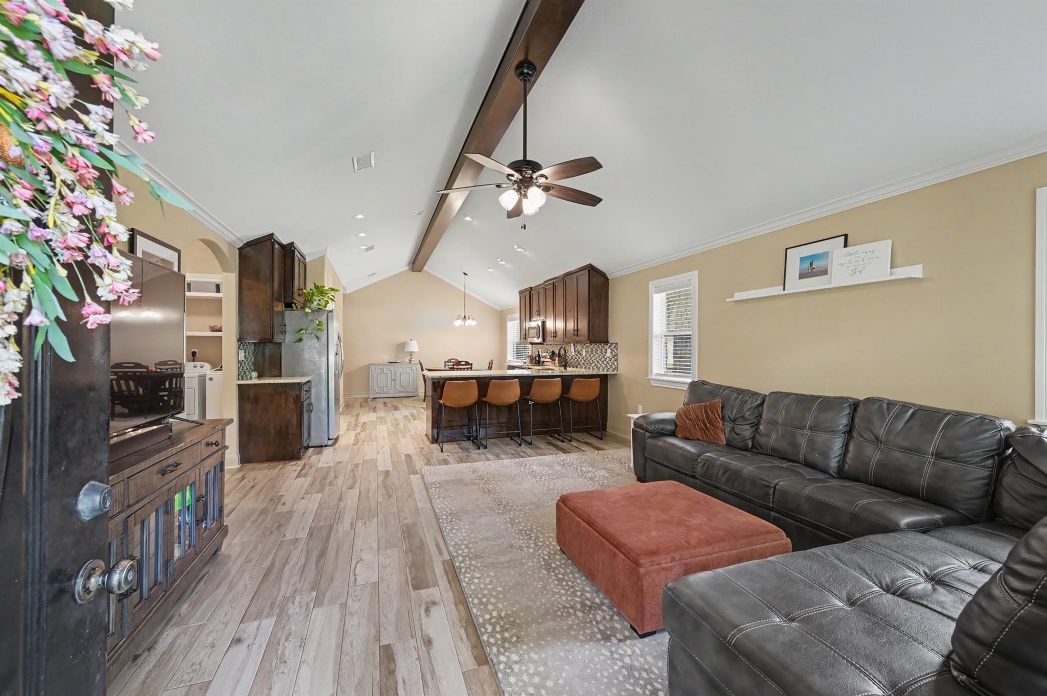 9589 Thousand Oaks Loop