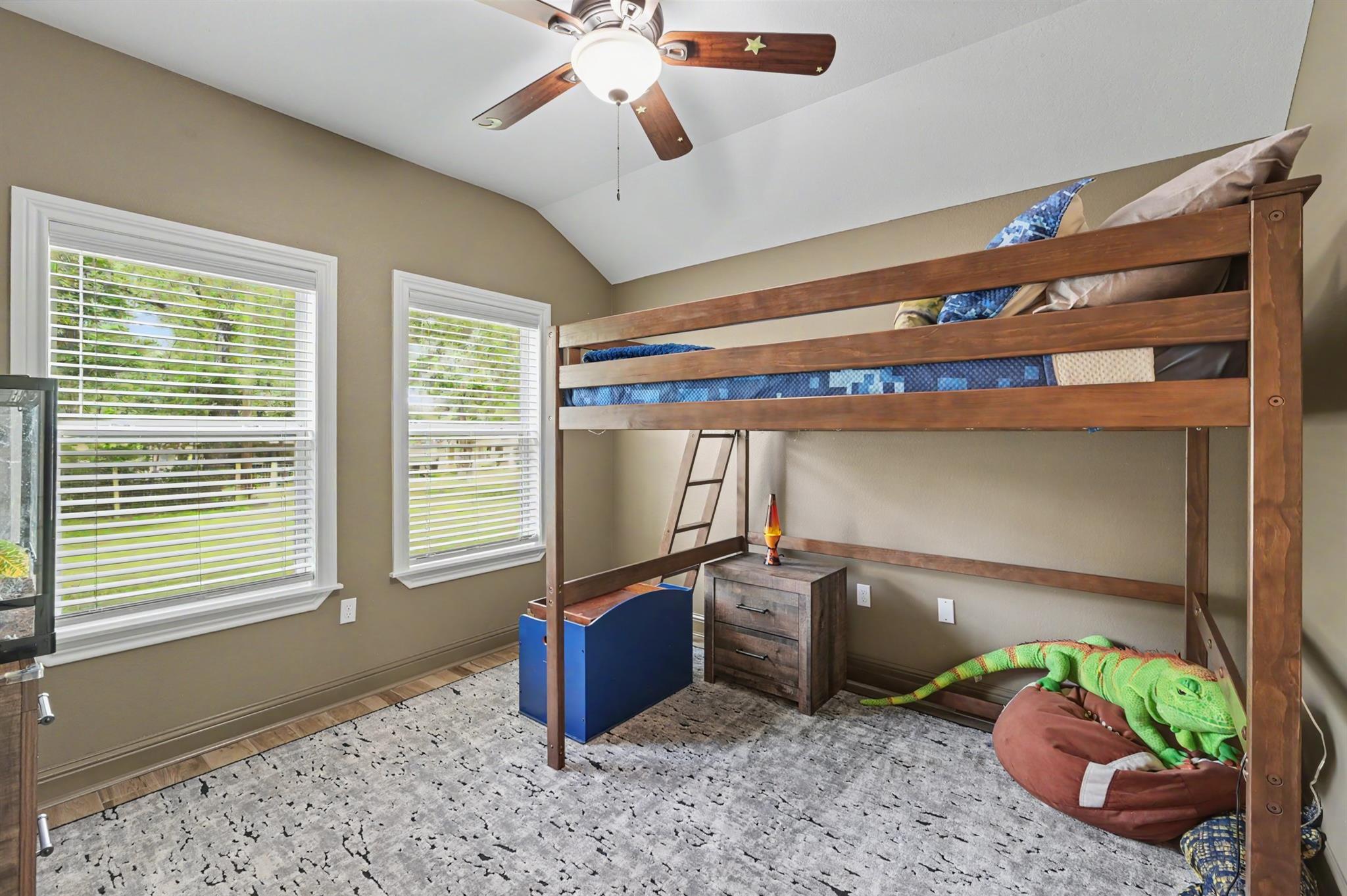 9589 Thousand Oaks Loop