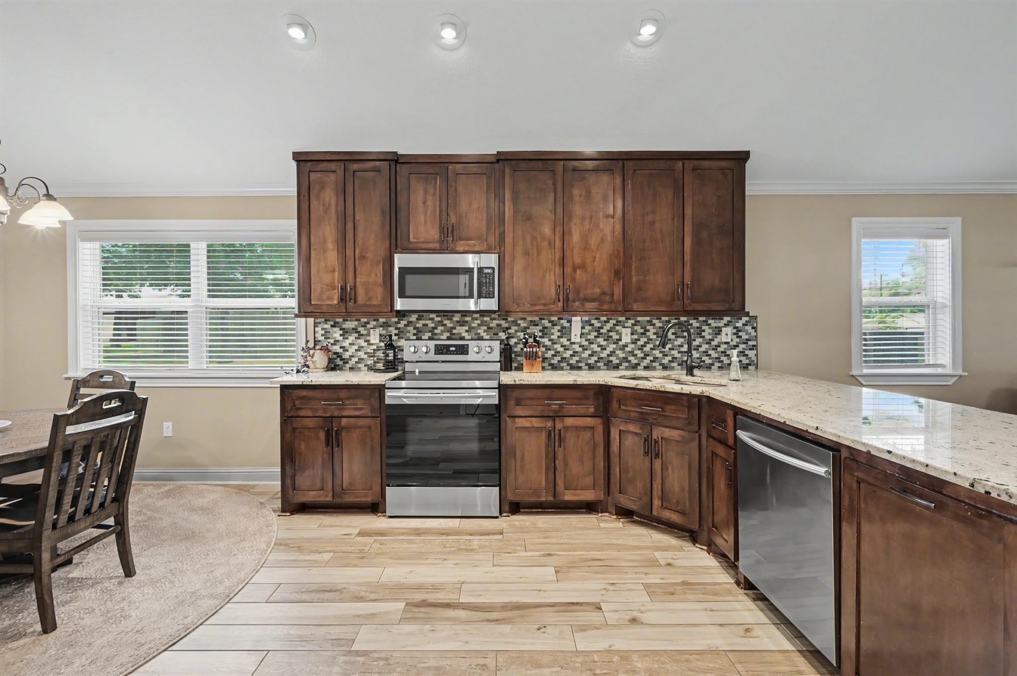 9589 Thousand Oaks Loop