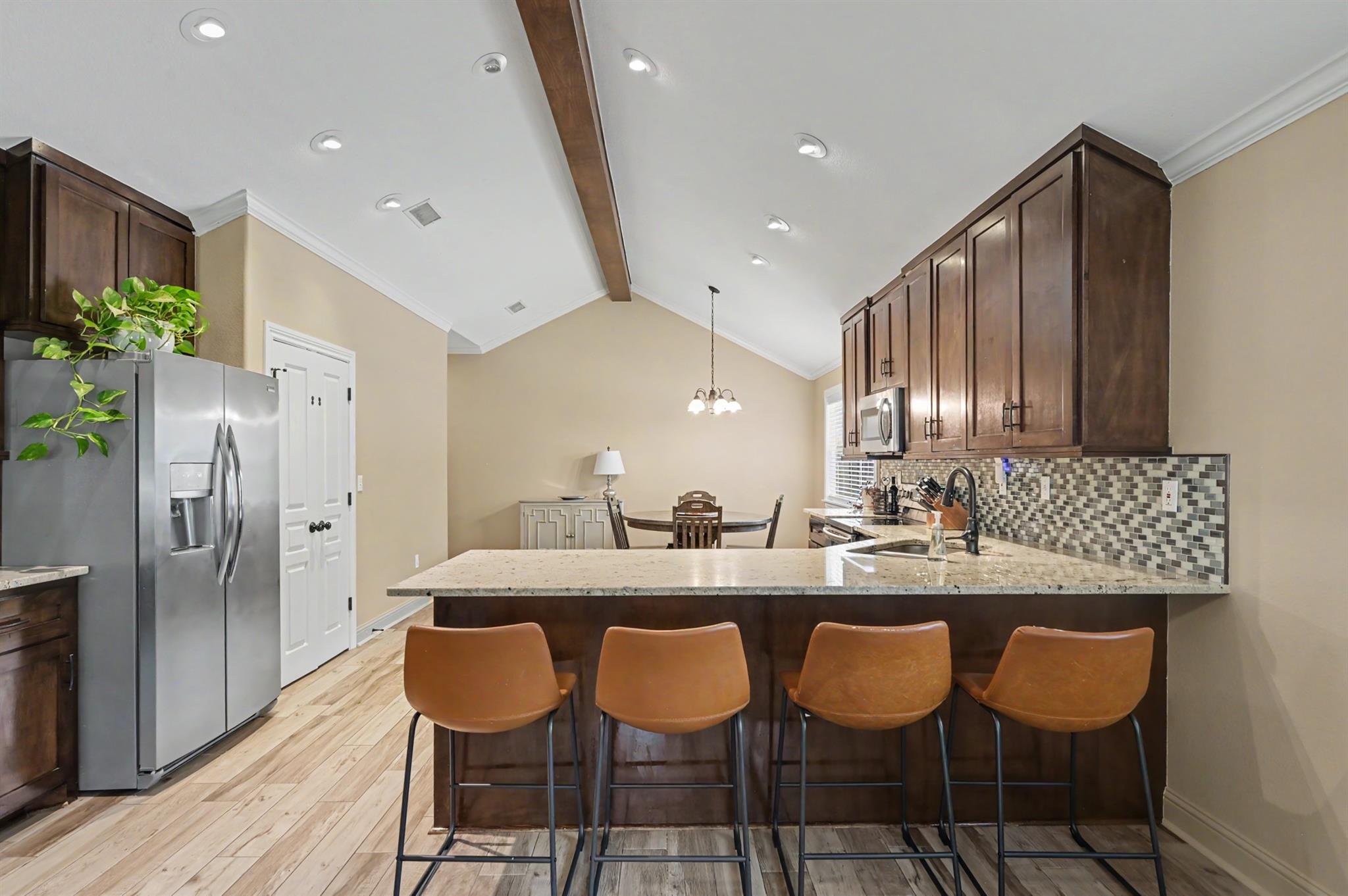 9589 Thousand Oaks Loop