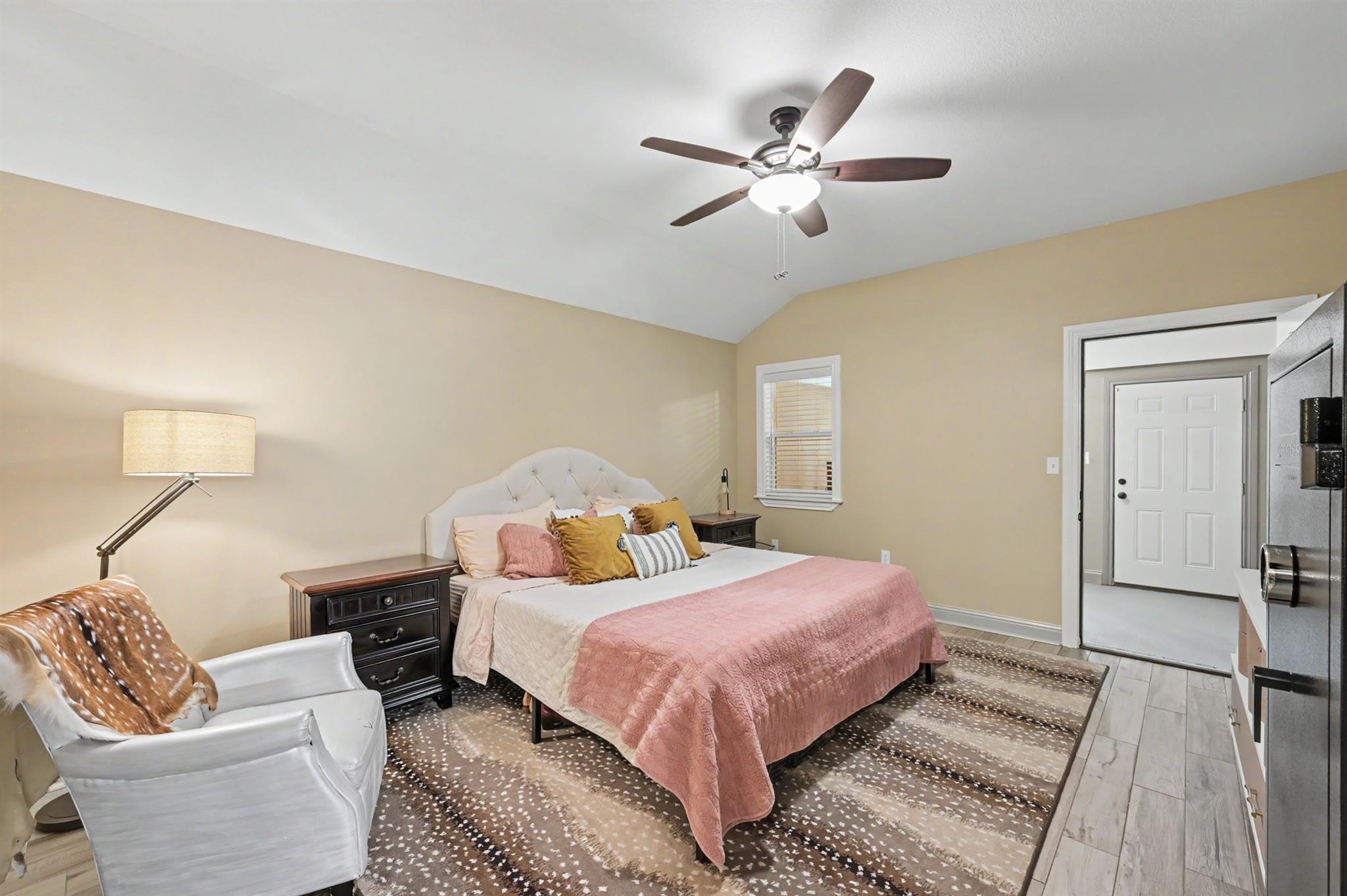 9589 Thousand Oaks Loop