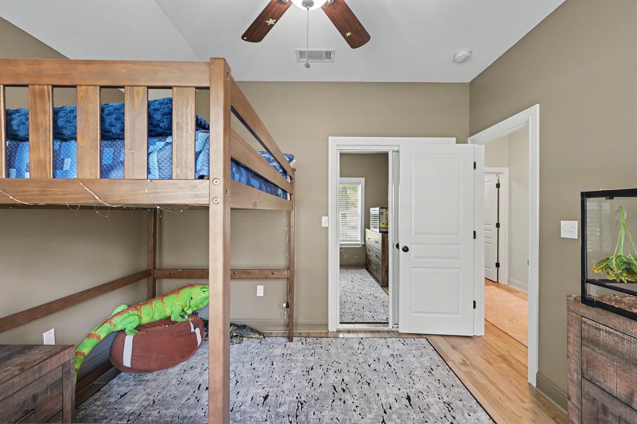 9589 Thousand Oaks Loop