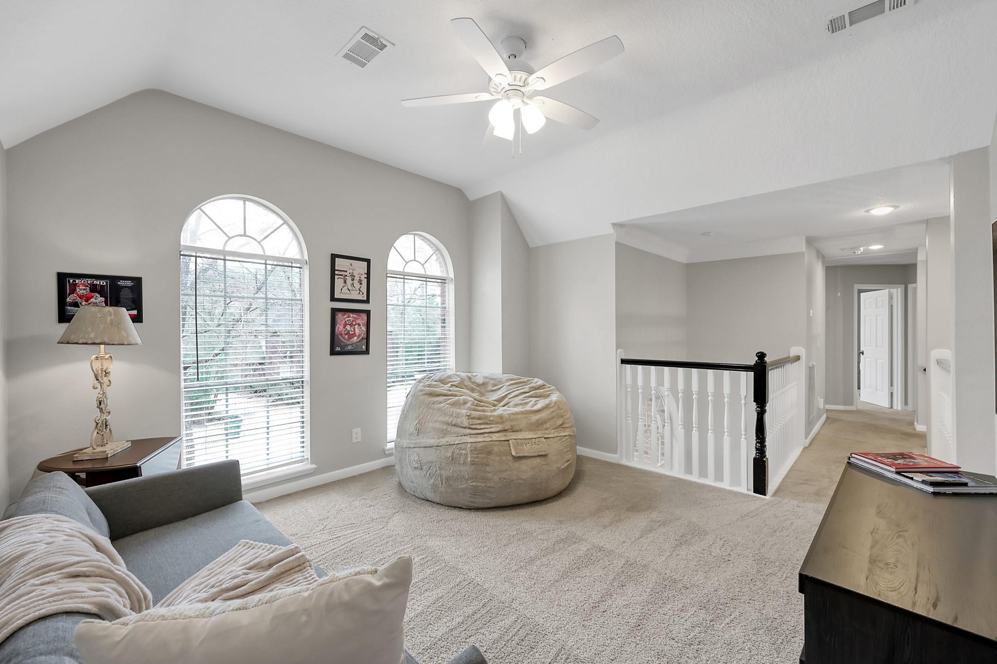 31 E Amberglow Circle