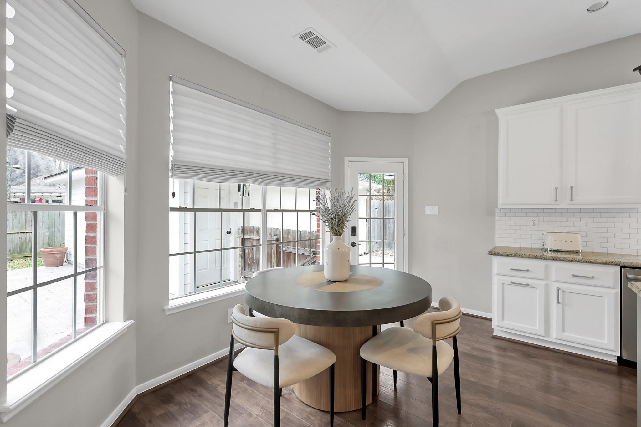 31 E Amberglow Circle