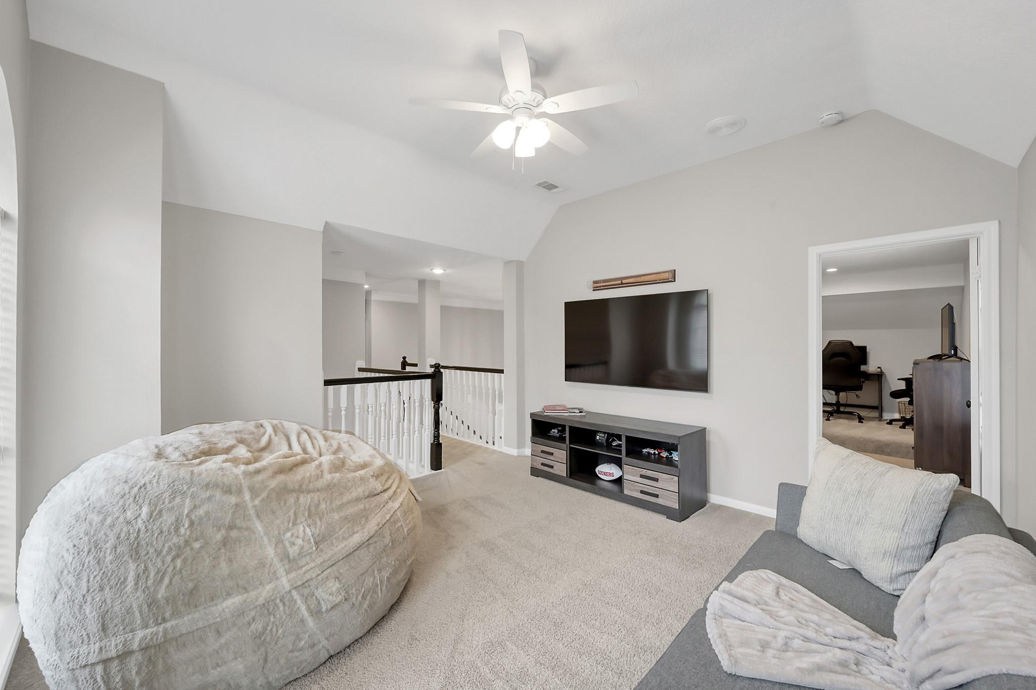 31 E Amberglow Circle