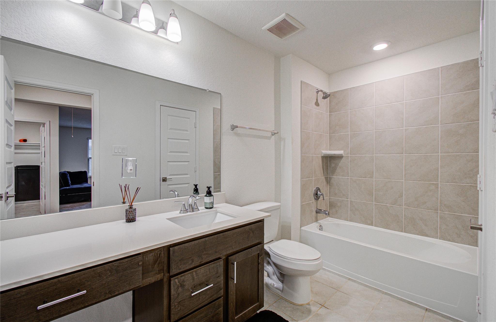 2933 Grand Anse Drive