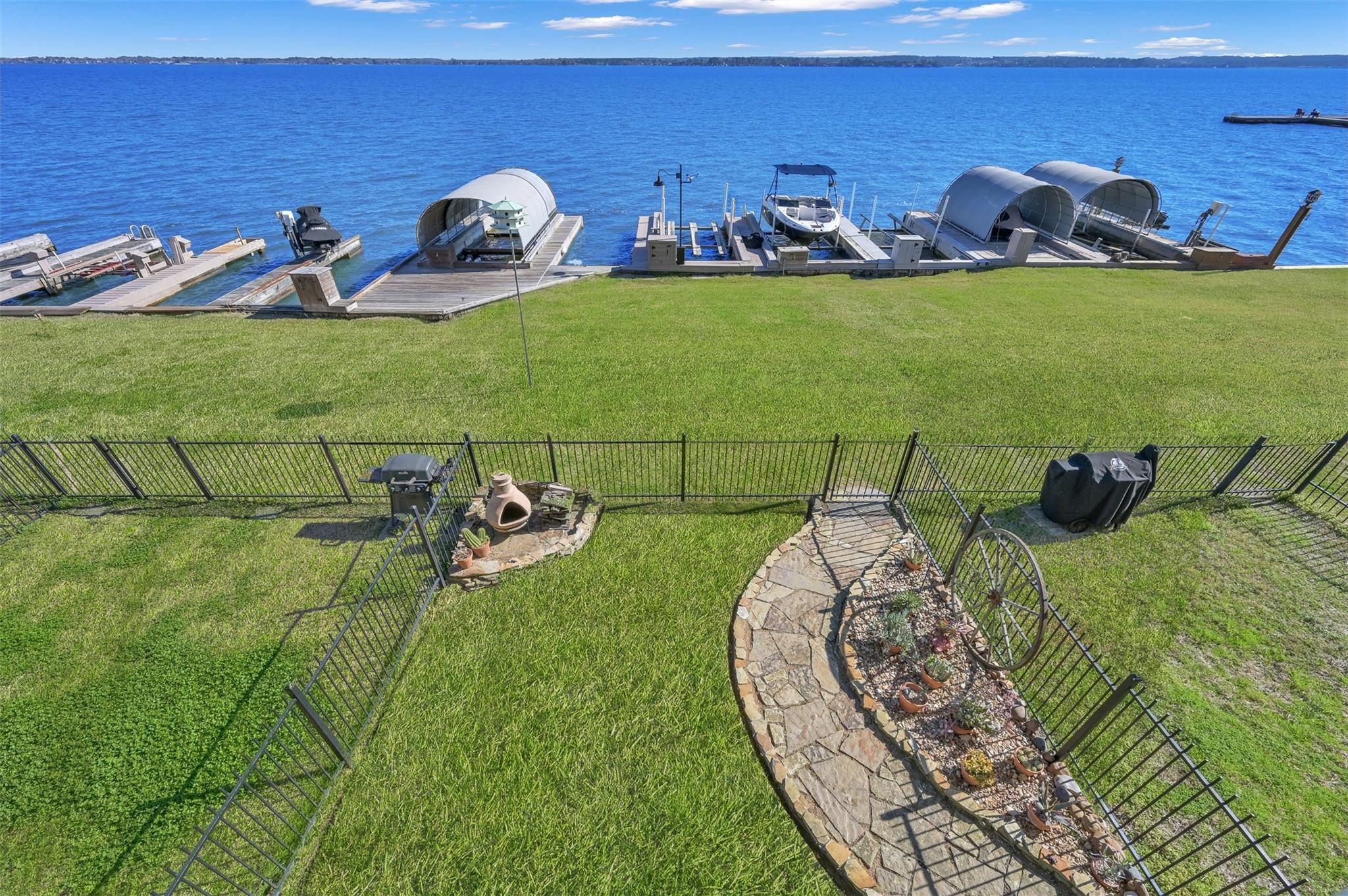 15 Regency Point
