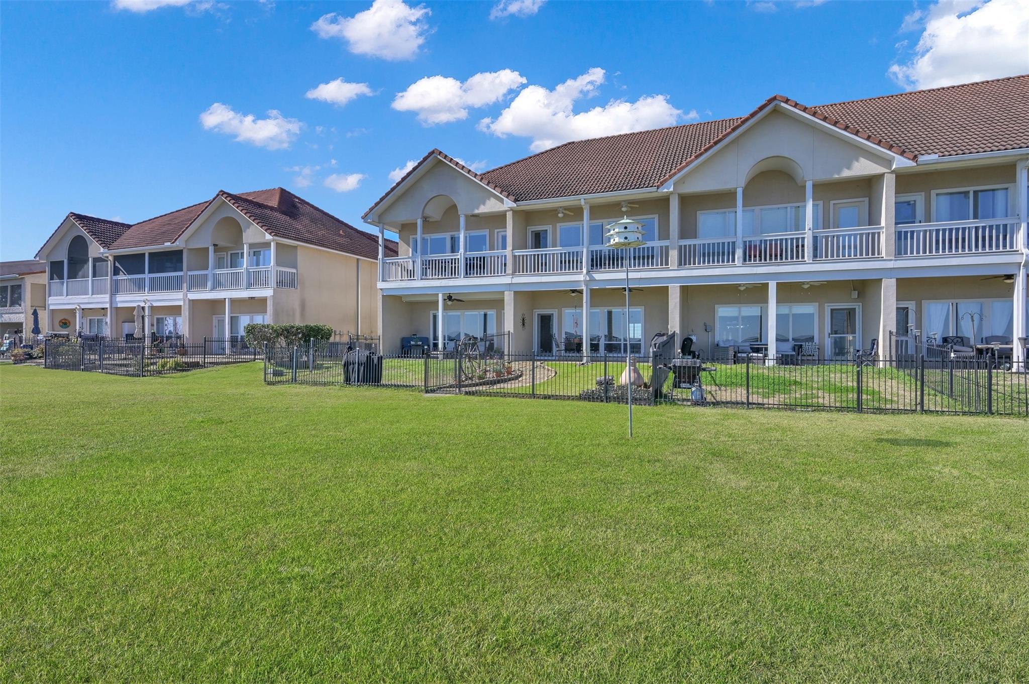 15 Regency Point