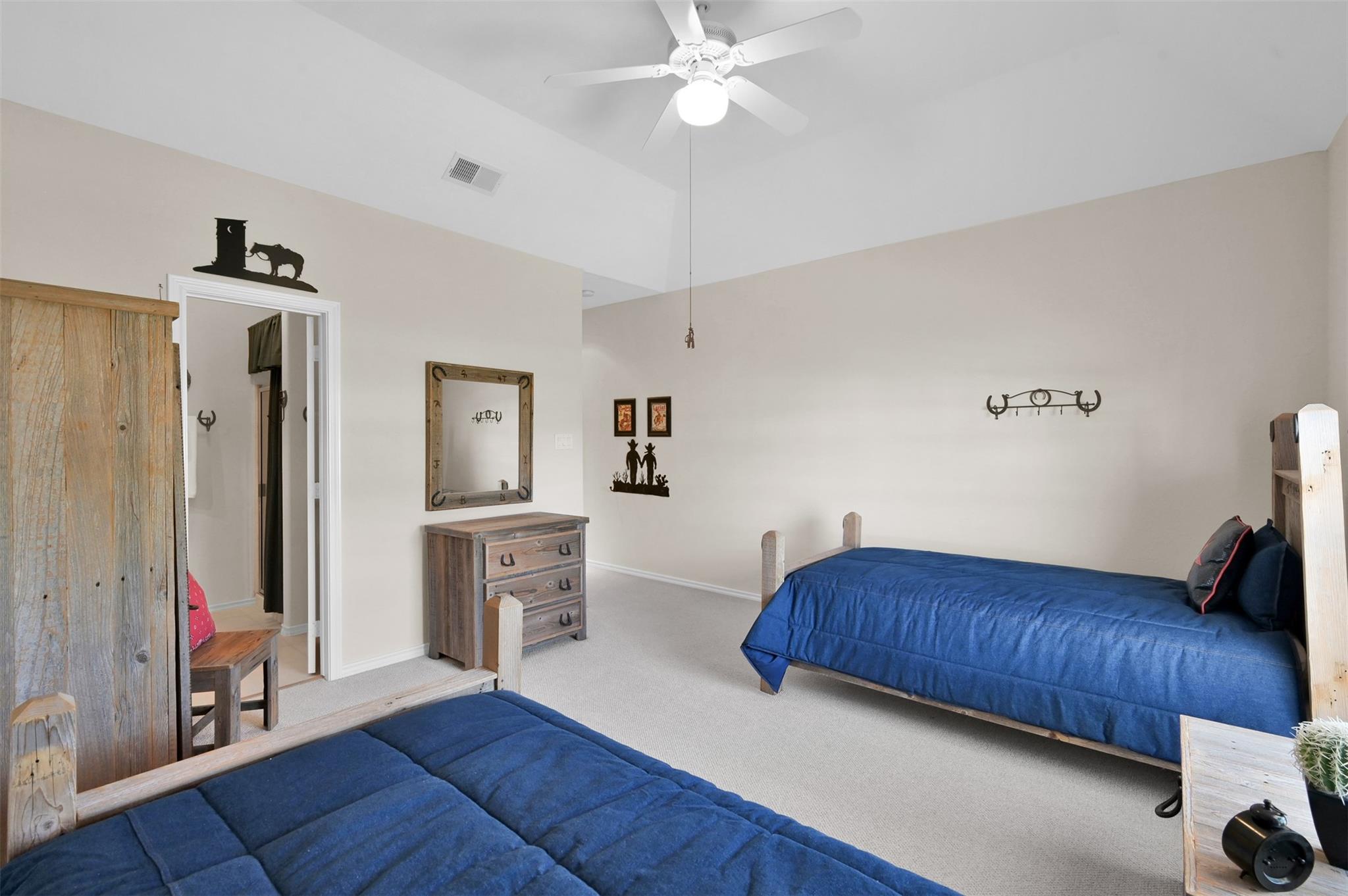 15 Regency Point
