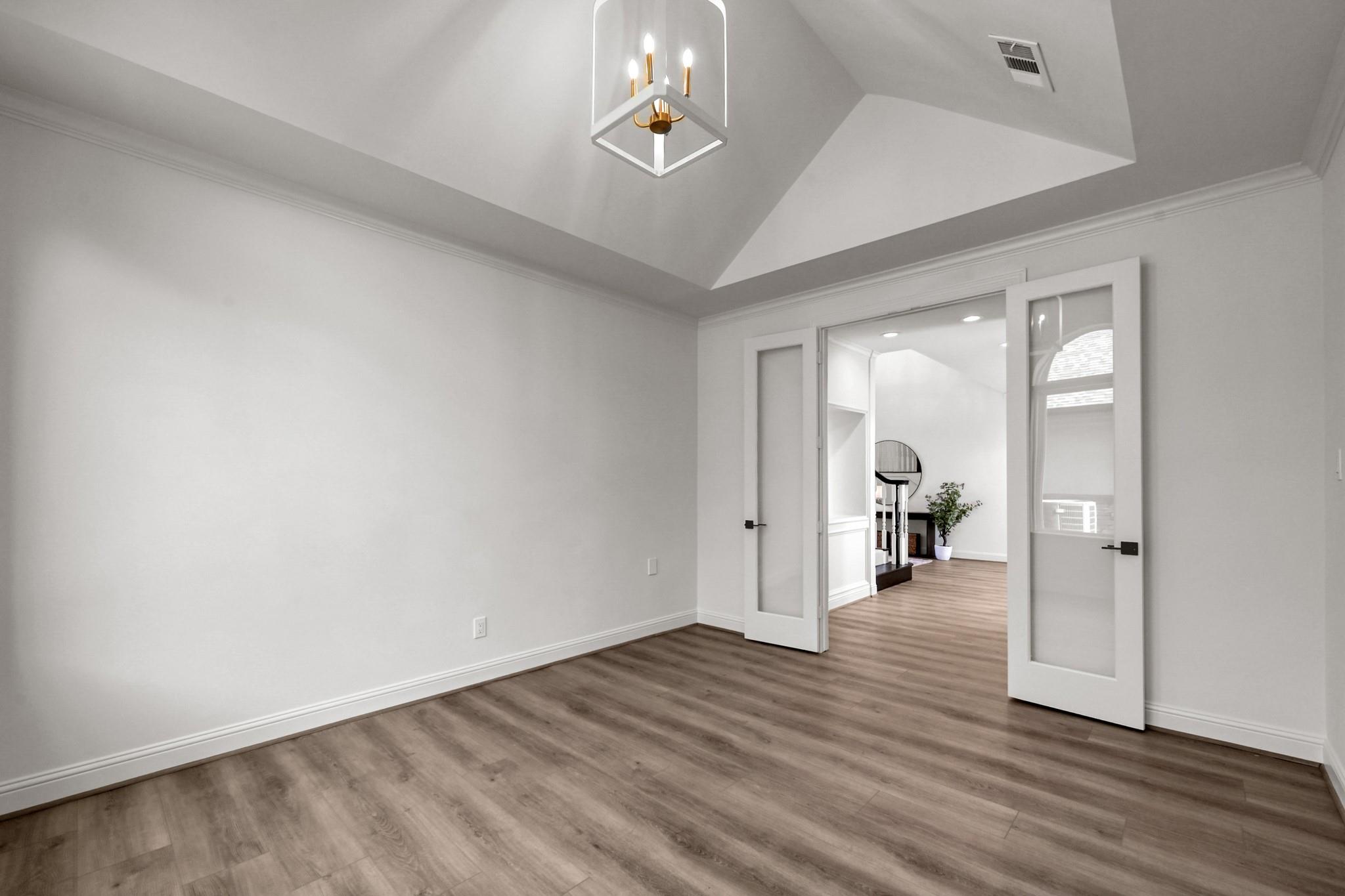 131 Monterrey Road E