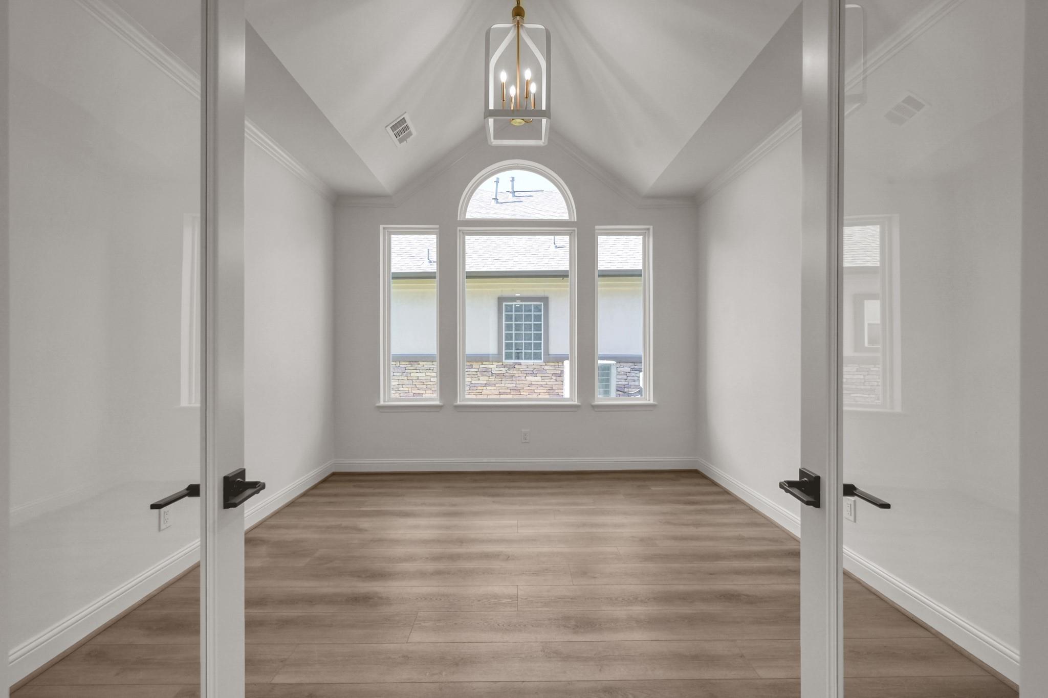 131 Monterrey Road E