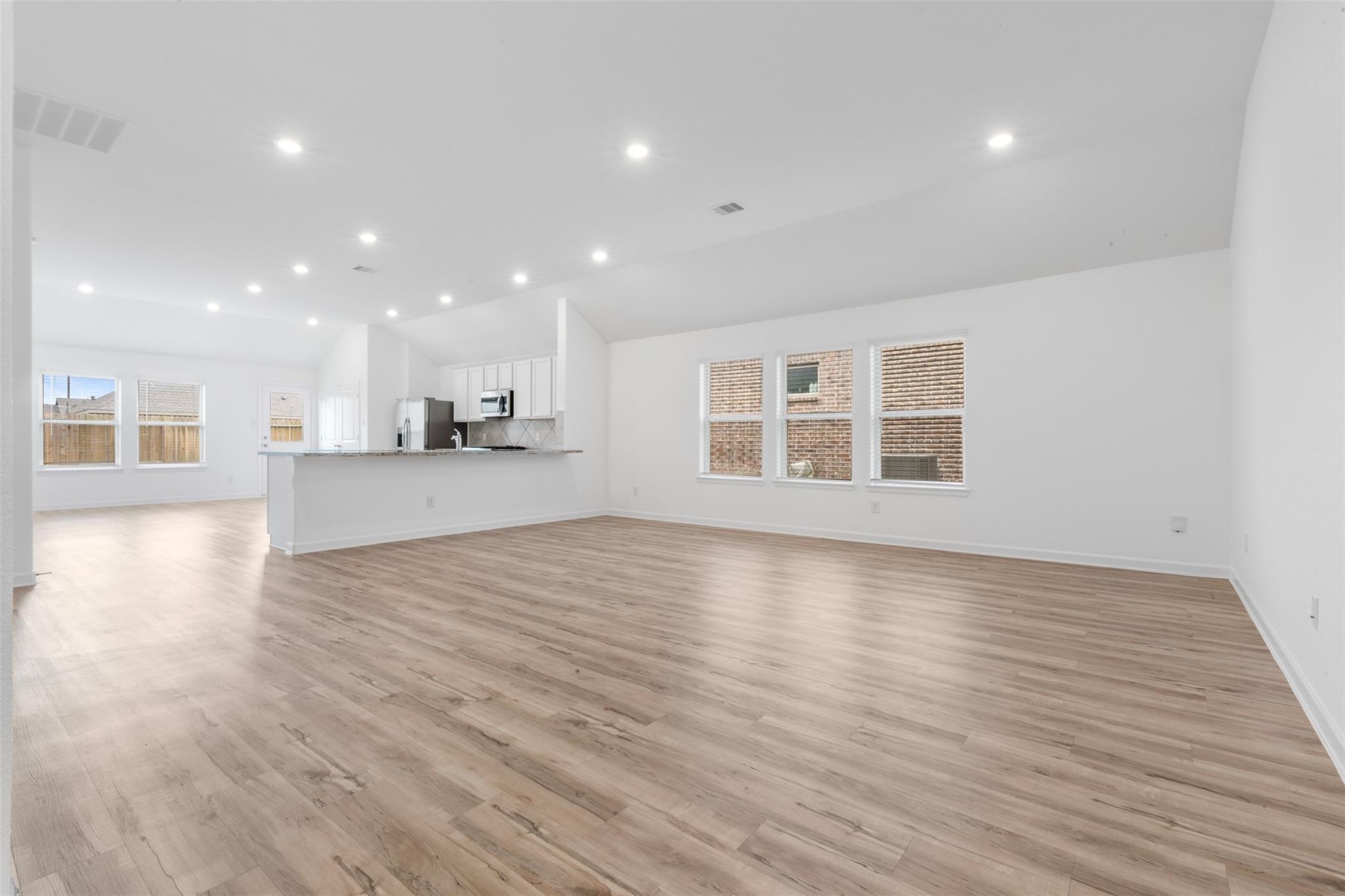 3319 Meadknoll Lane