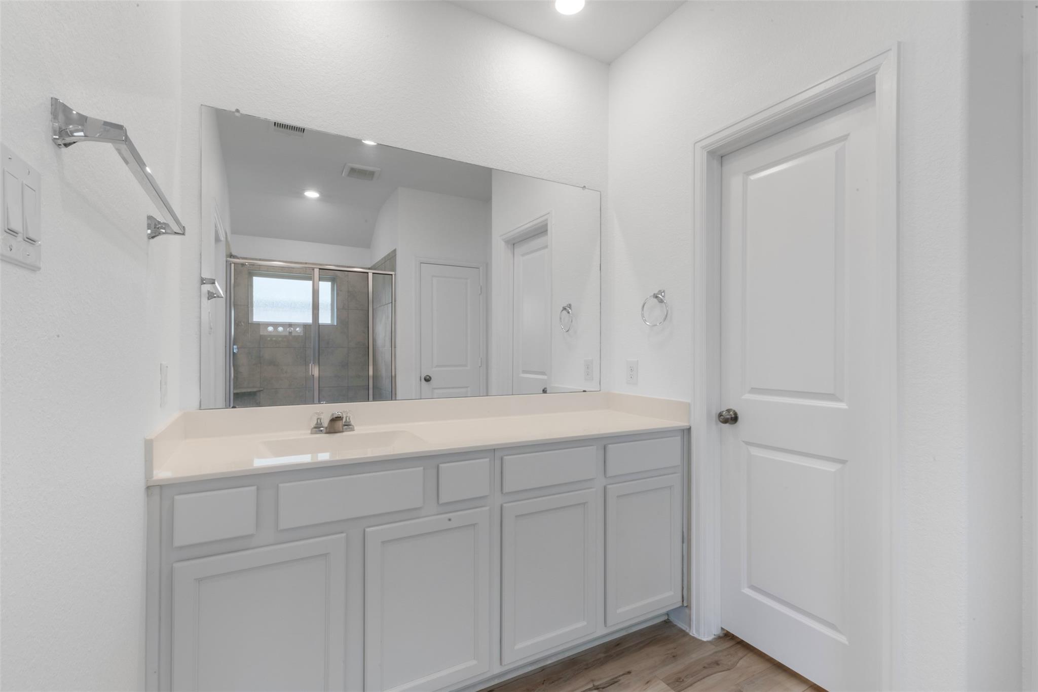 3319 Meadknoll Lane