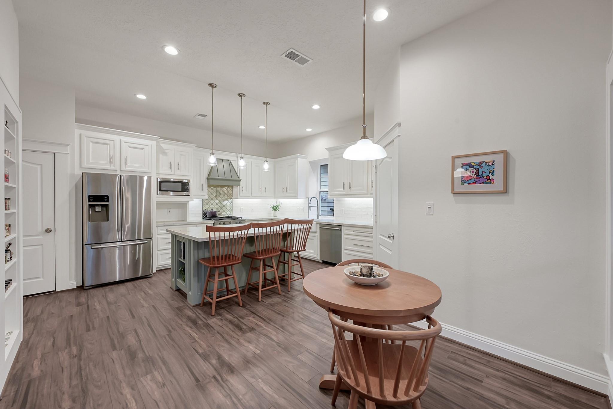 198 Lattice Gate Street