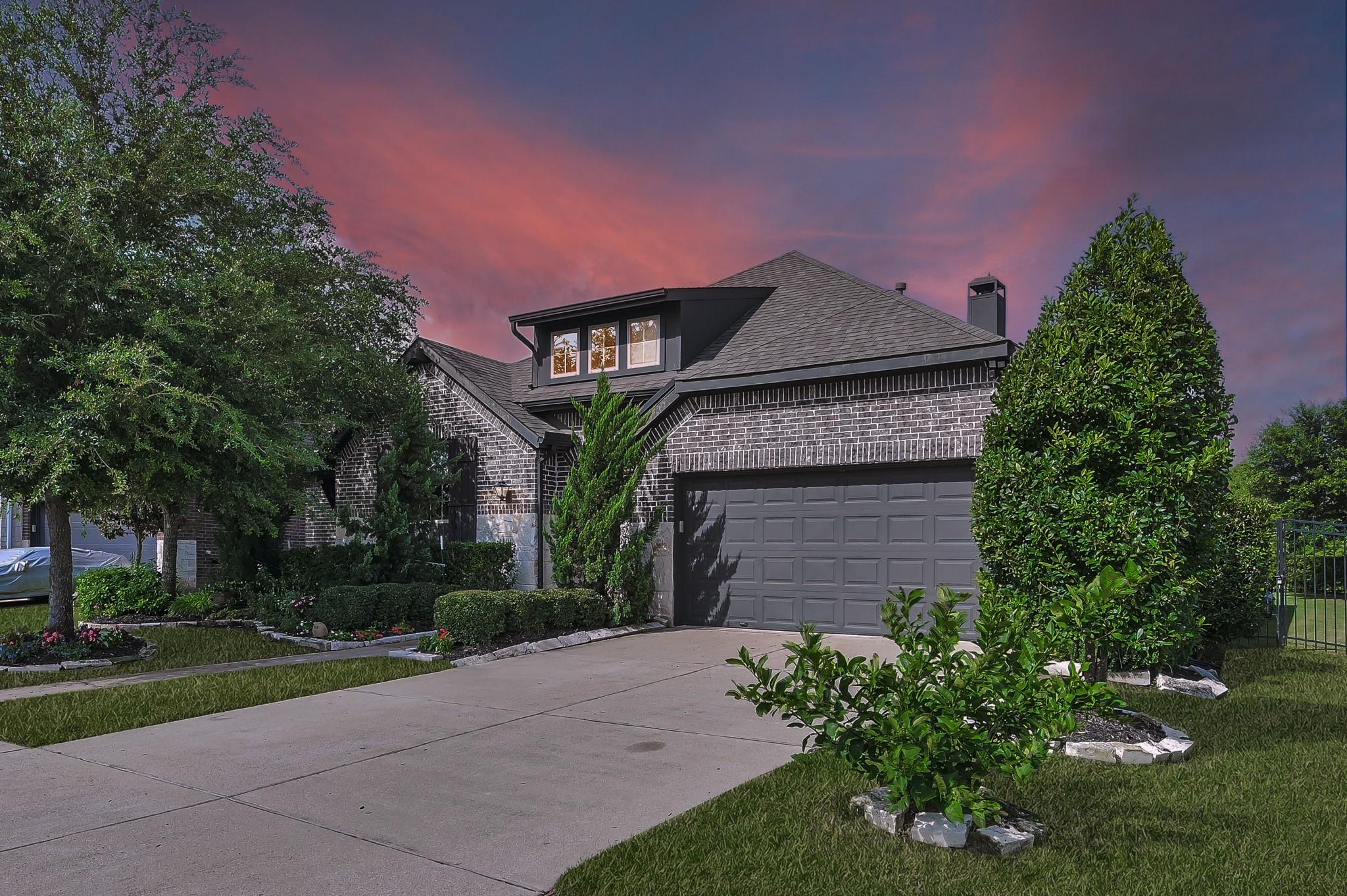 1411 Layla Sage Loop