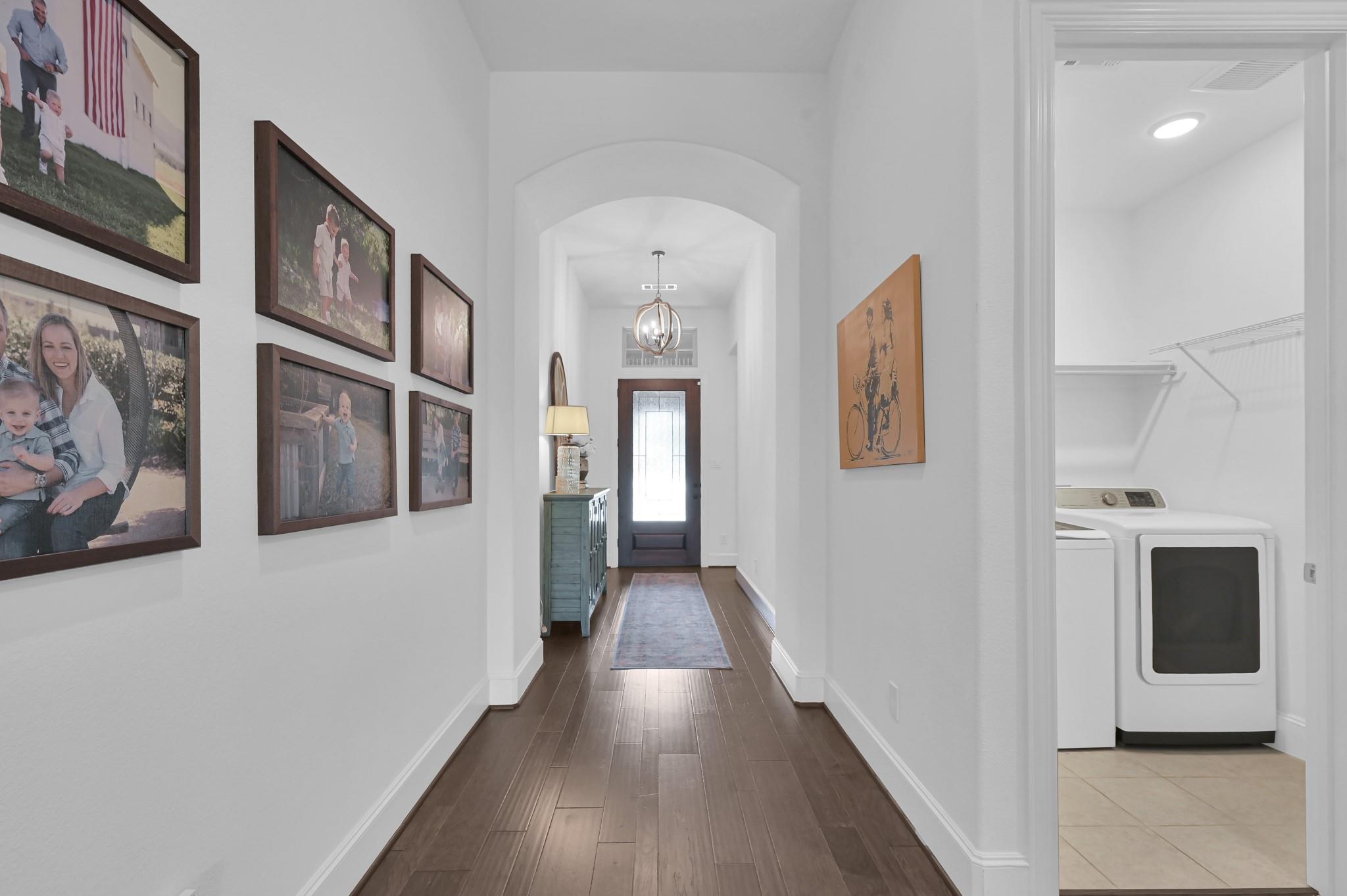 1411 Layla Sage Loop