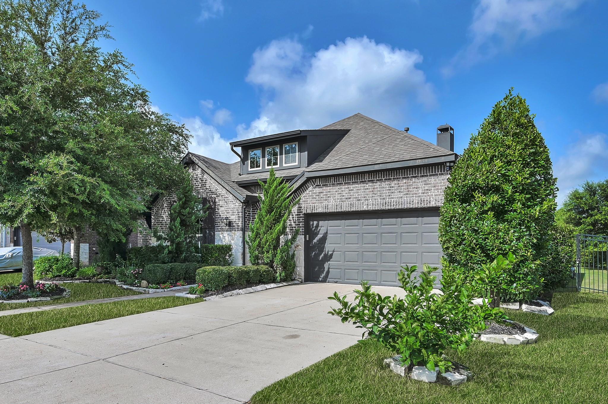 1411 Layla Sage Loop