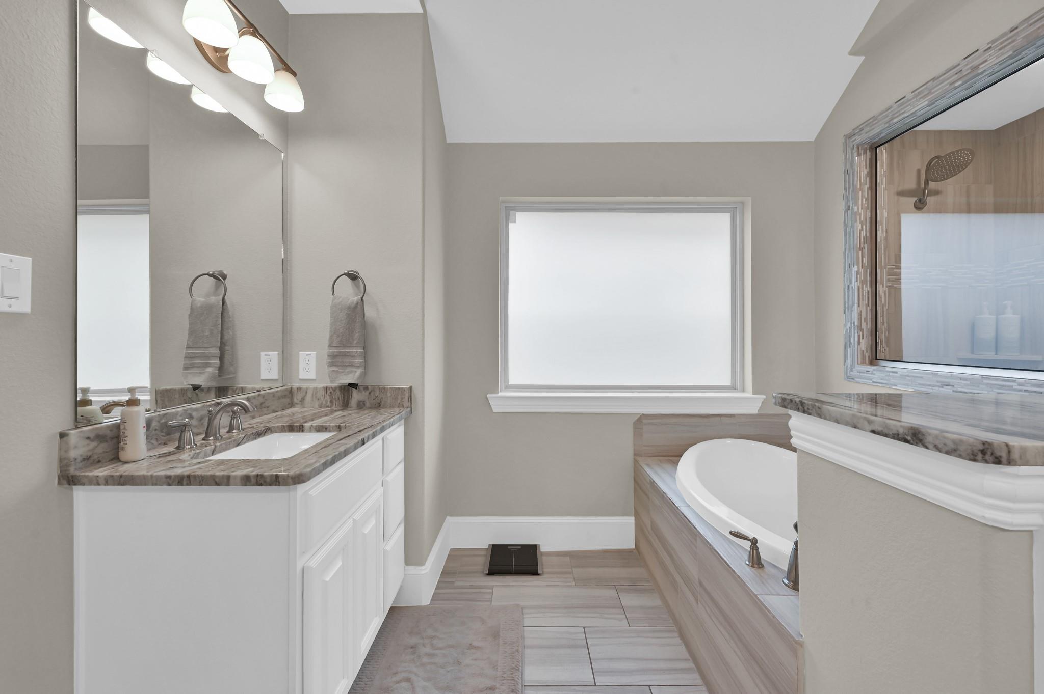 1411 Layla Sage Loop