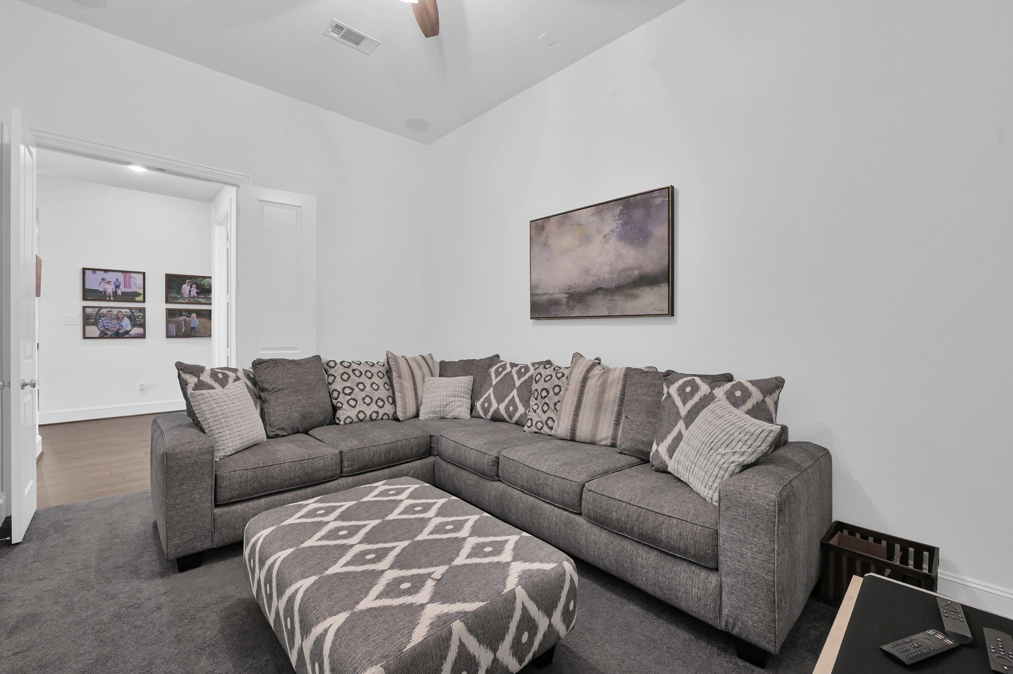 1411 Layla Sage Loop