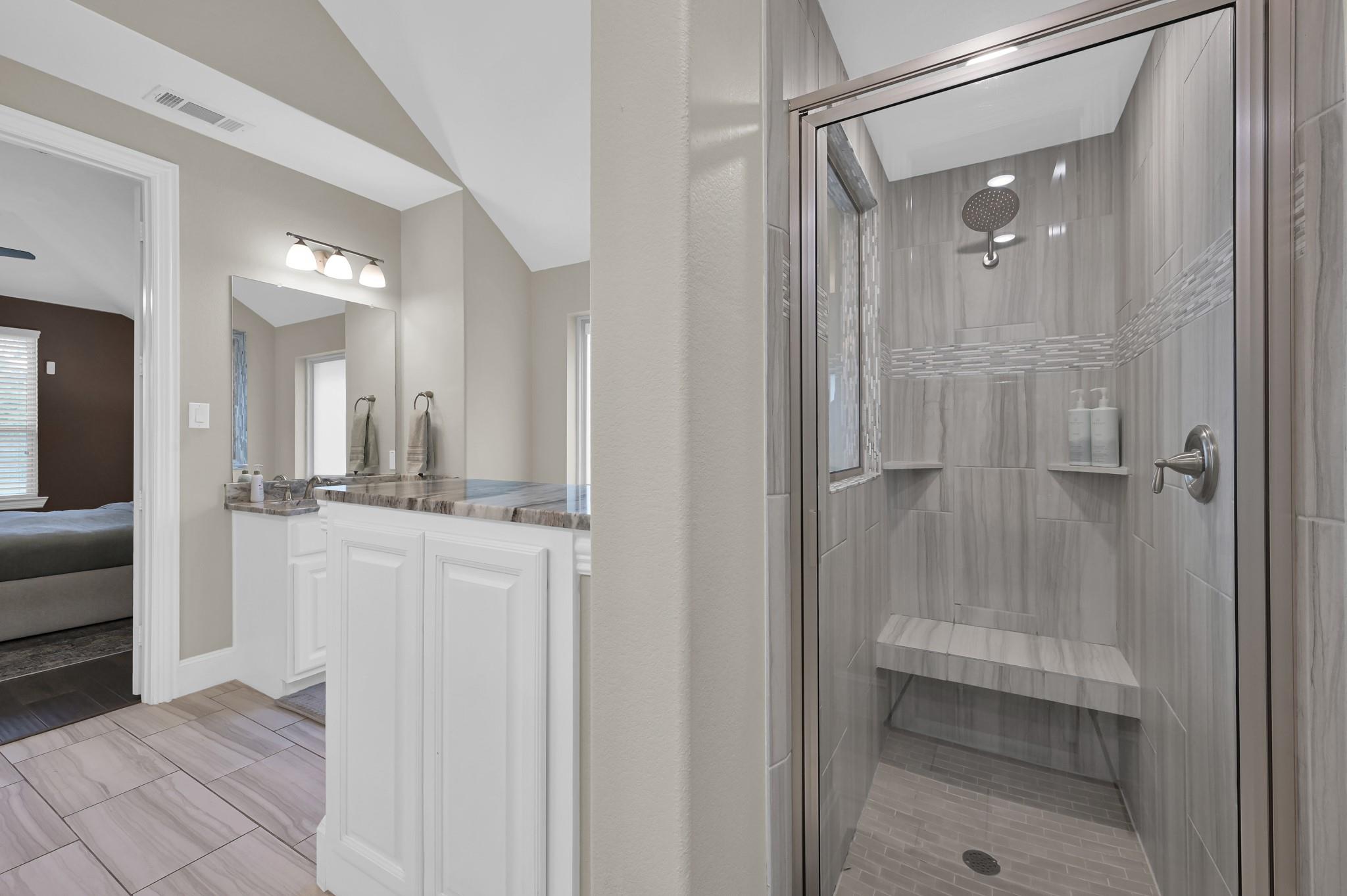 1411 Layla Sage Loop