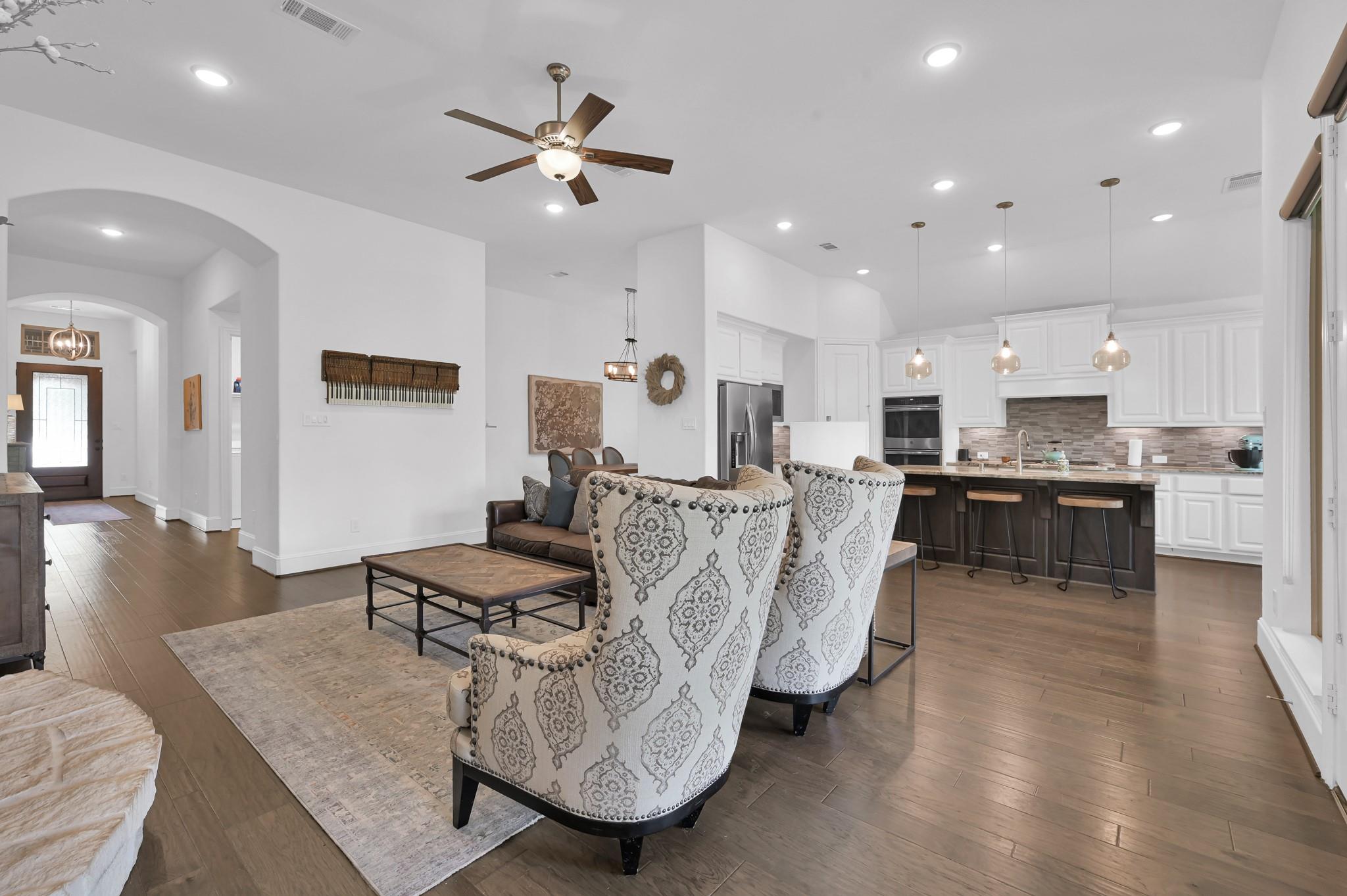 1411 Layla Sage Loop