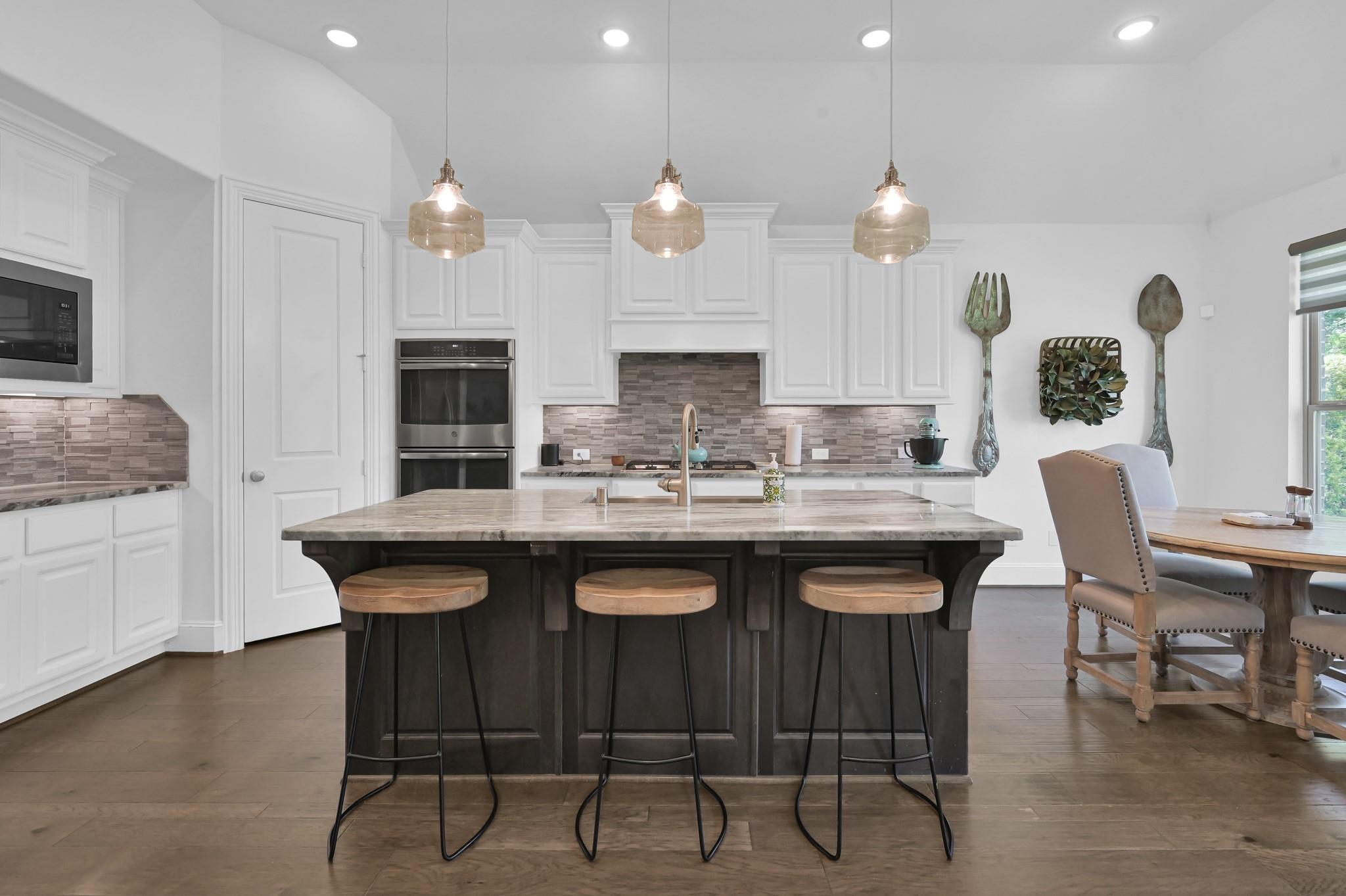 1411 Layla Sage Loop