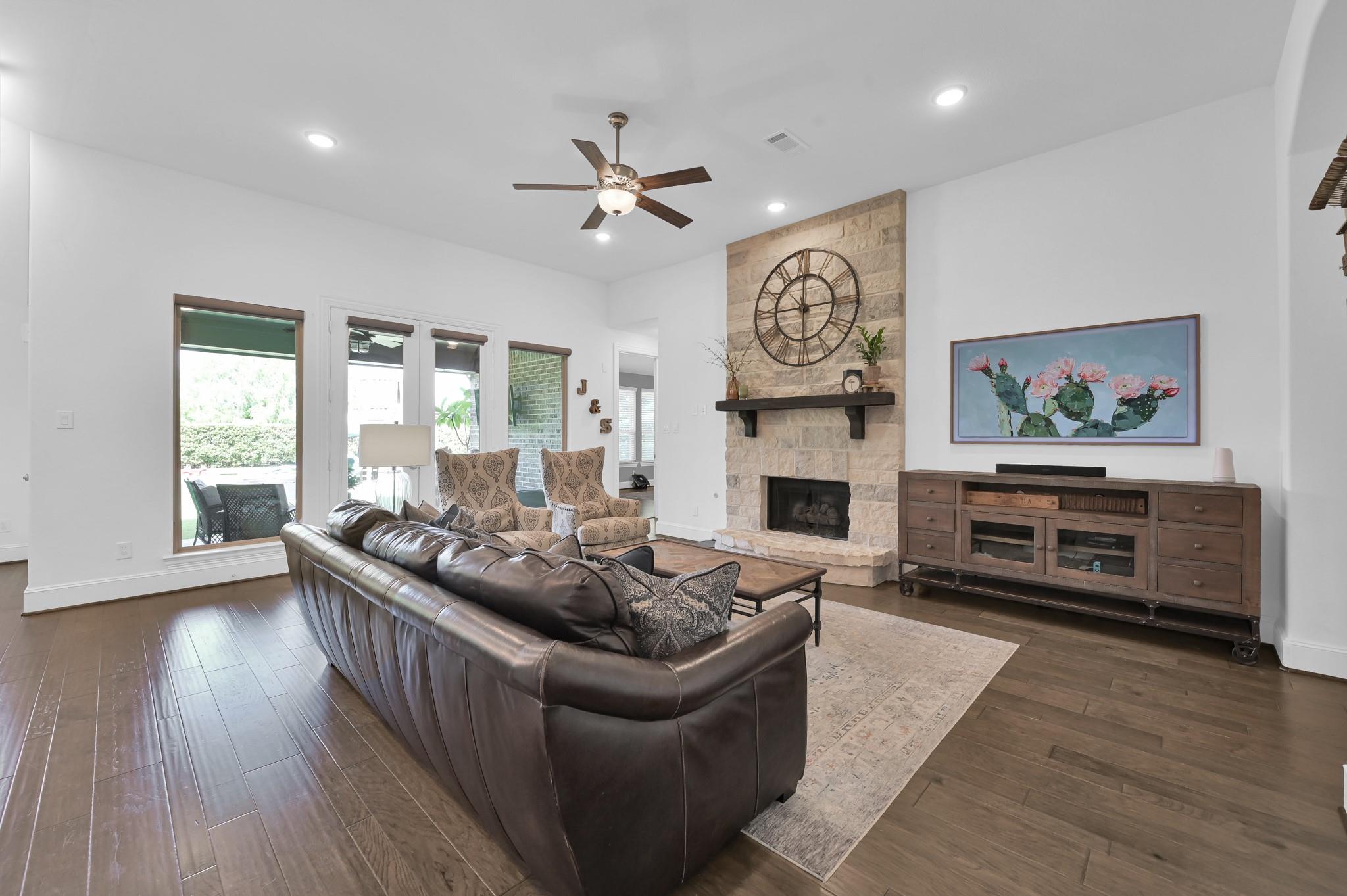 1411 Layla Sage Loop