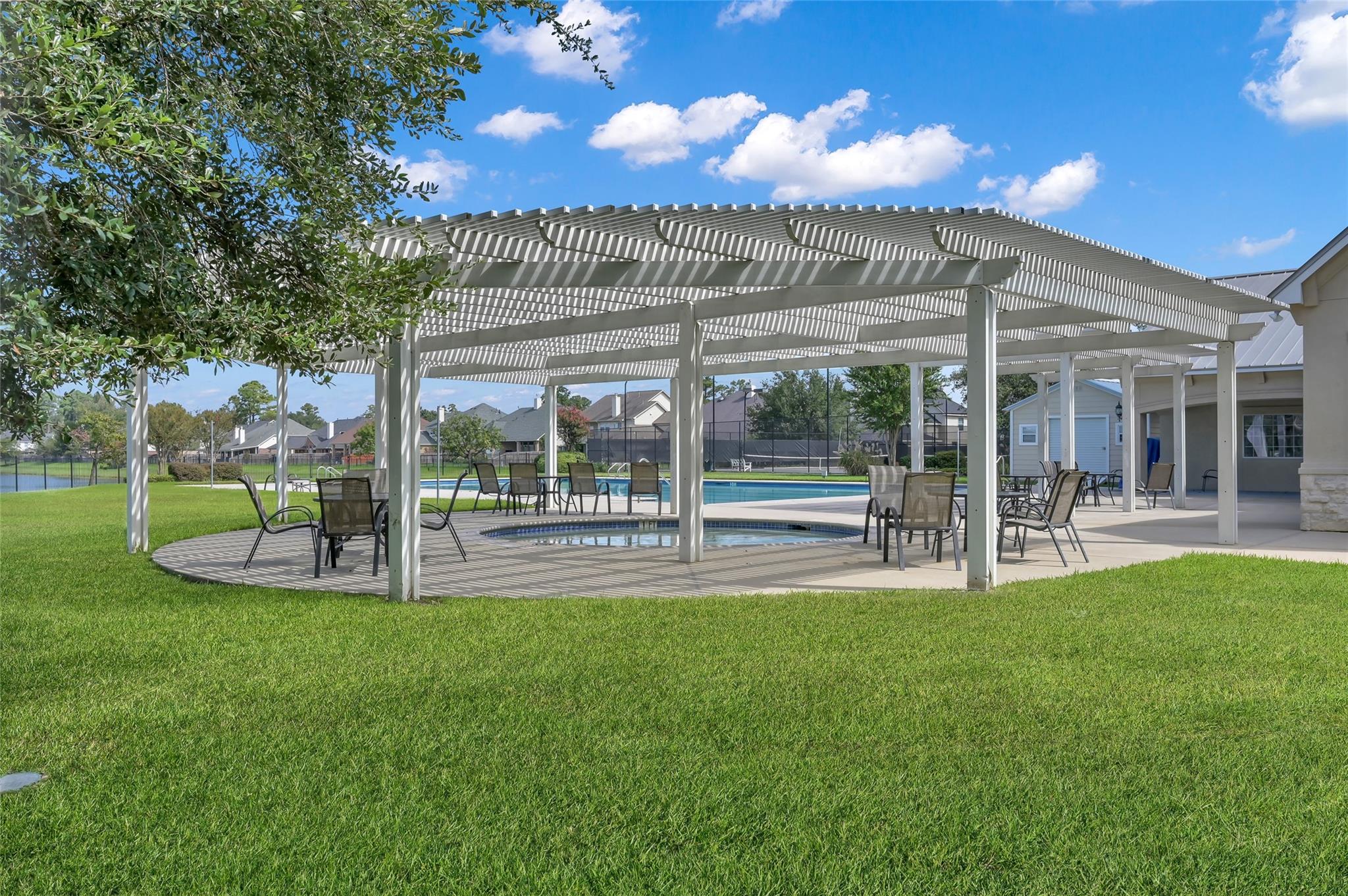 4602 Countrypines Drive