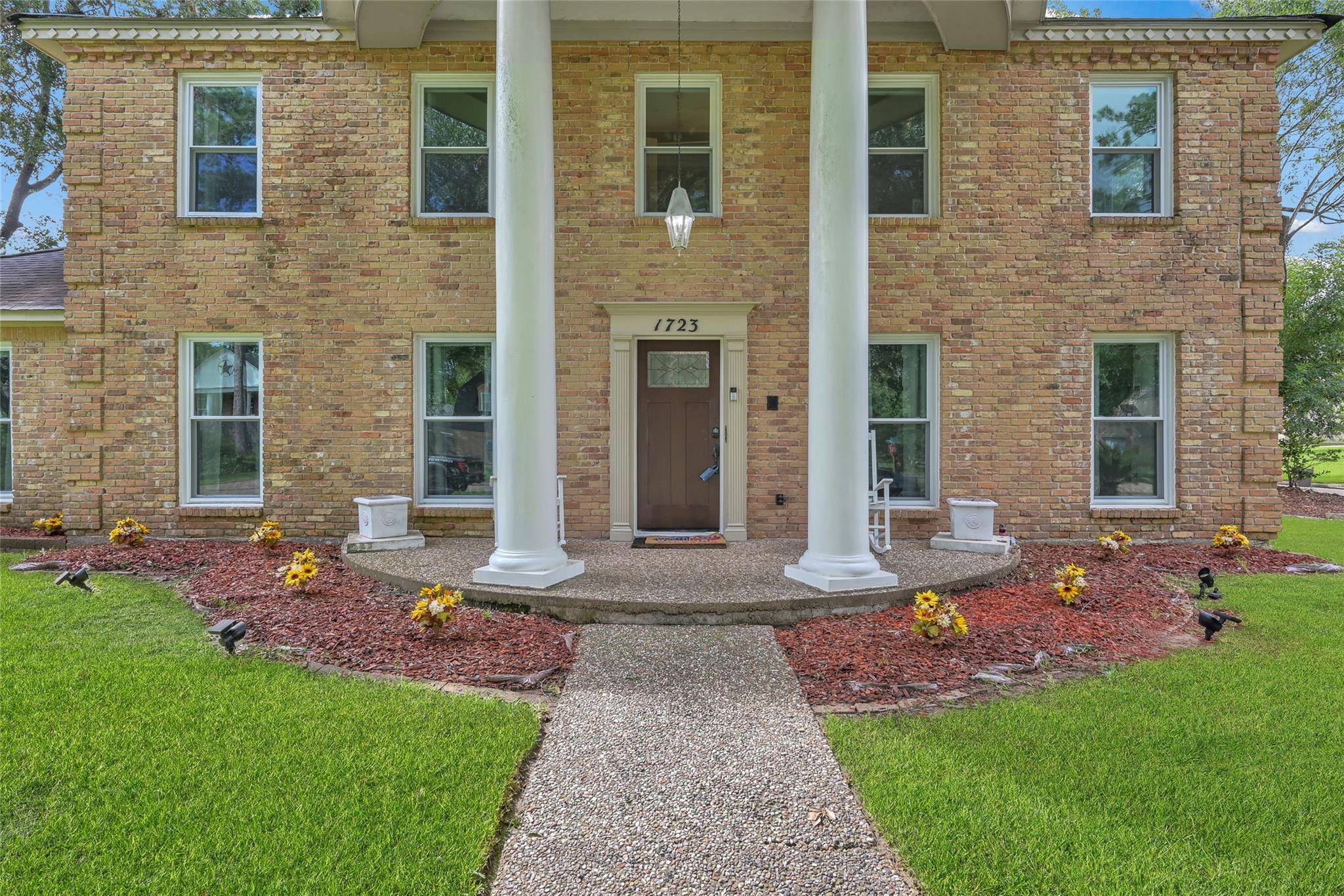 1723 Wagon Gap Trail