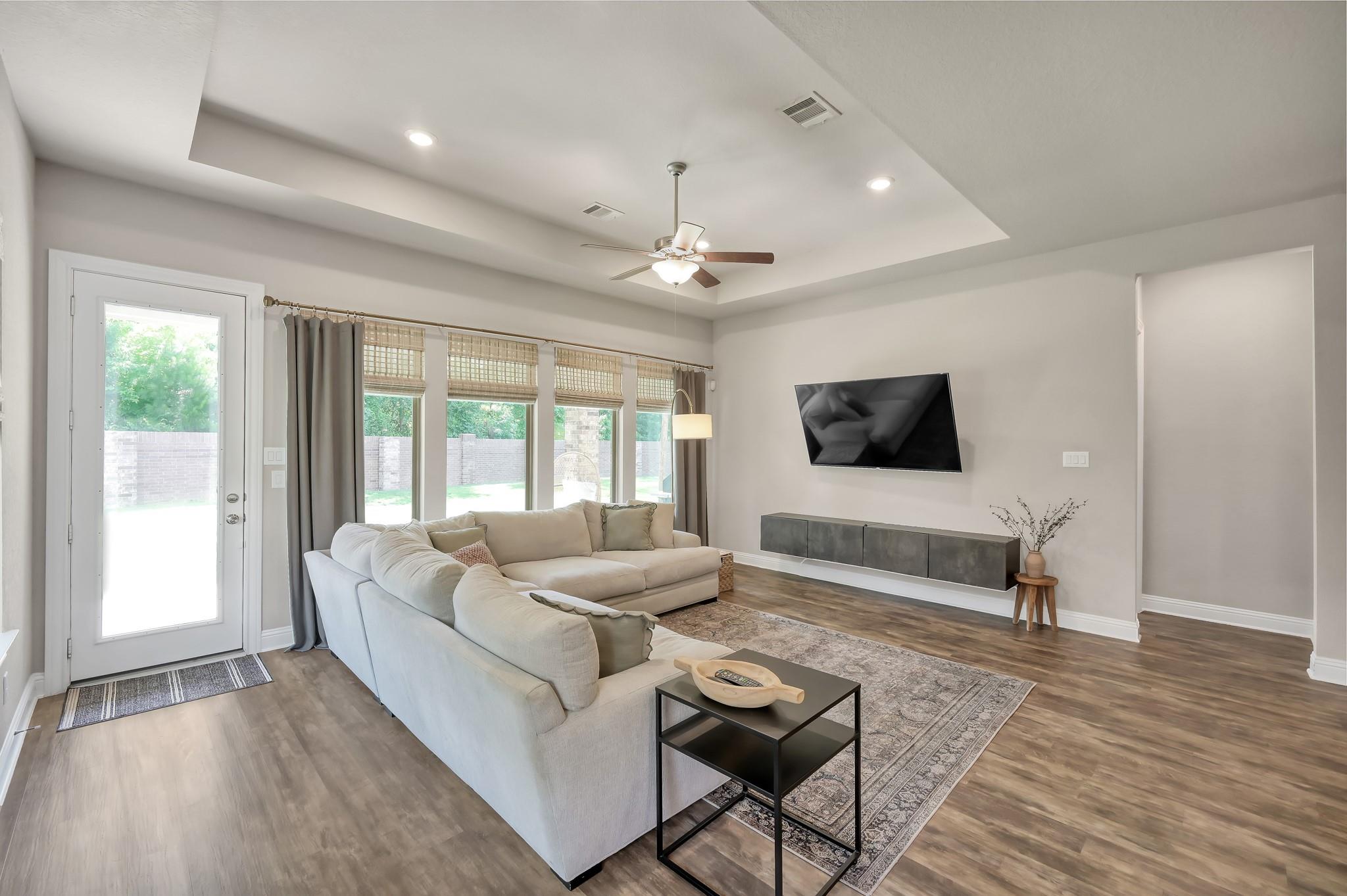 4273 Grand Oaks Wind