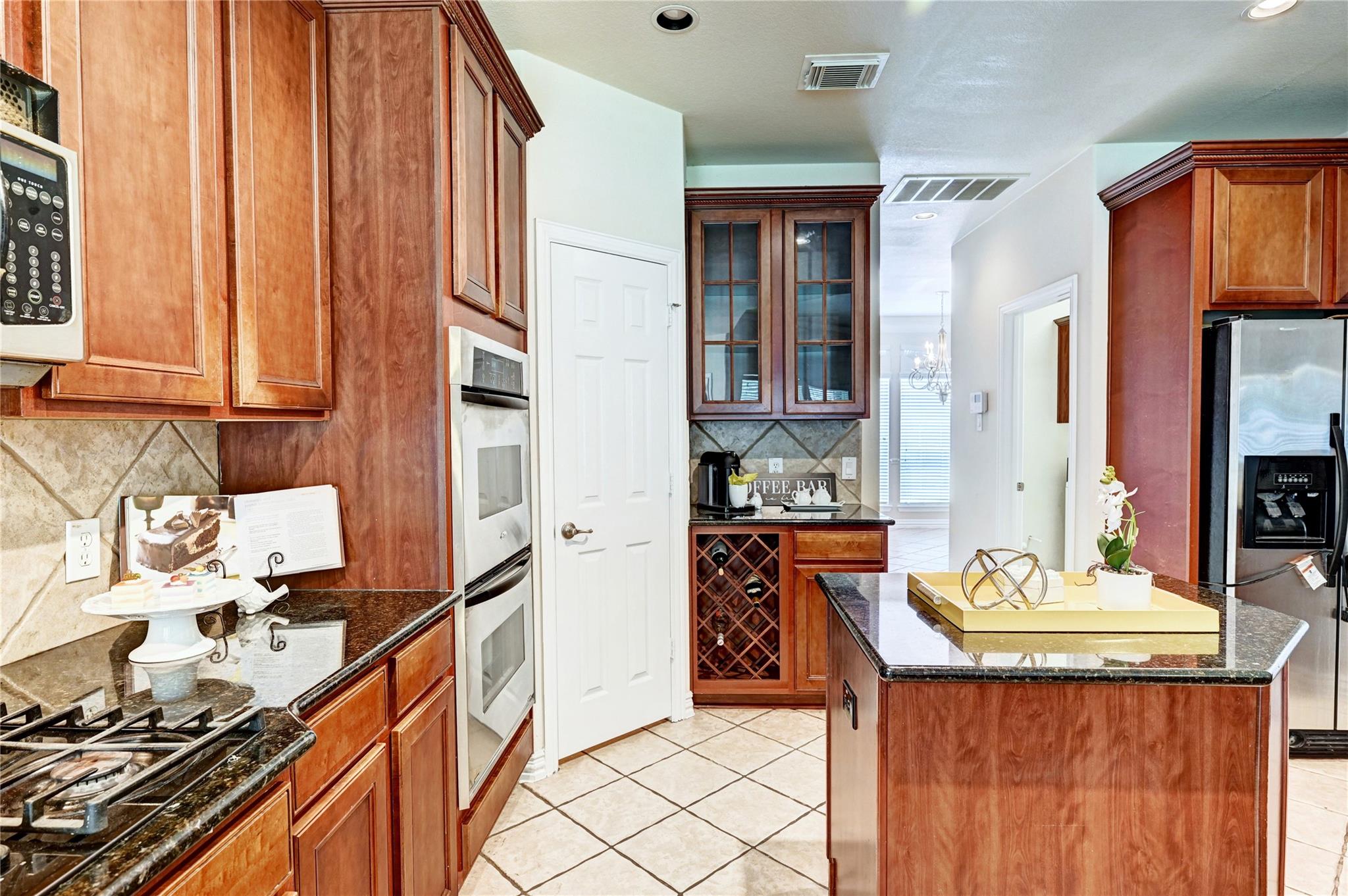 30 N Scribewood Circle