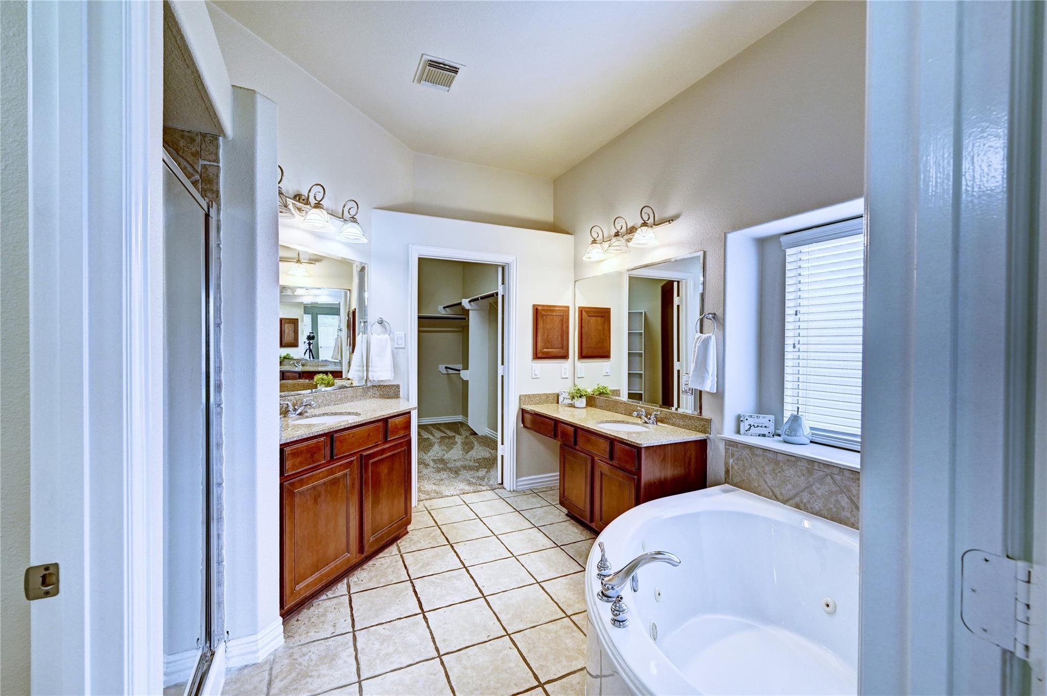 30 N Scribewood Circle