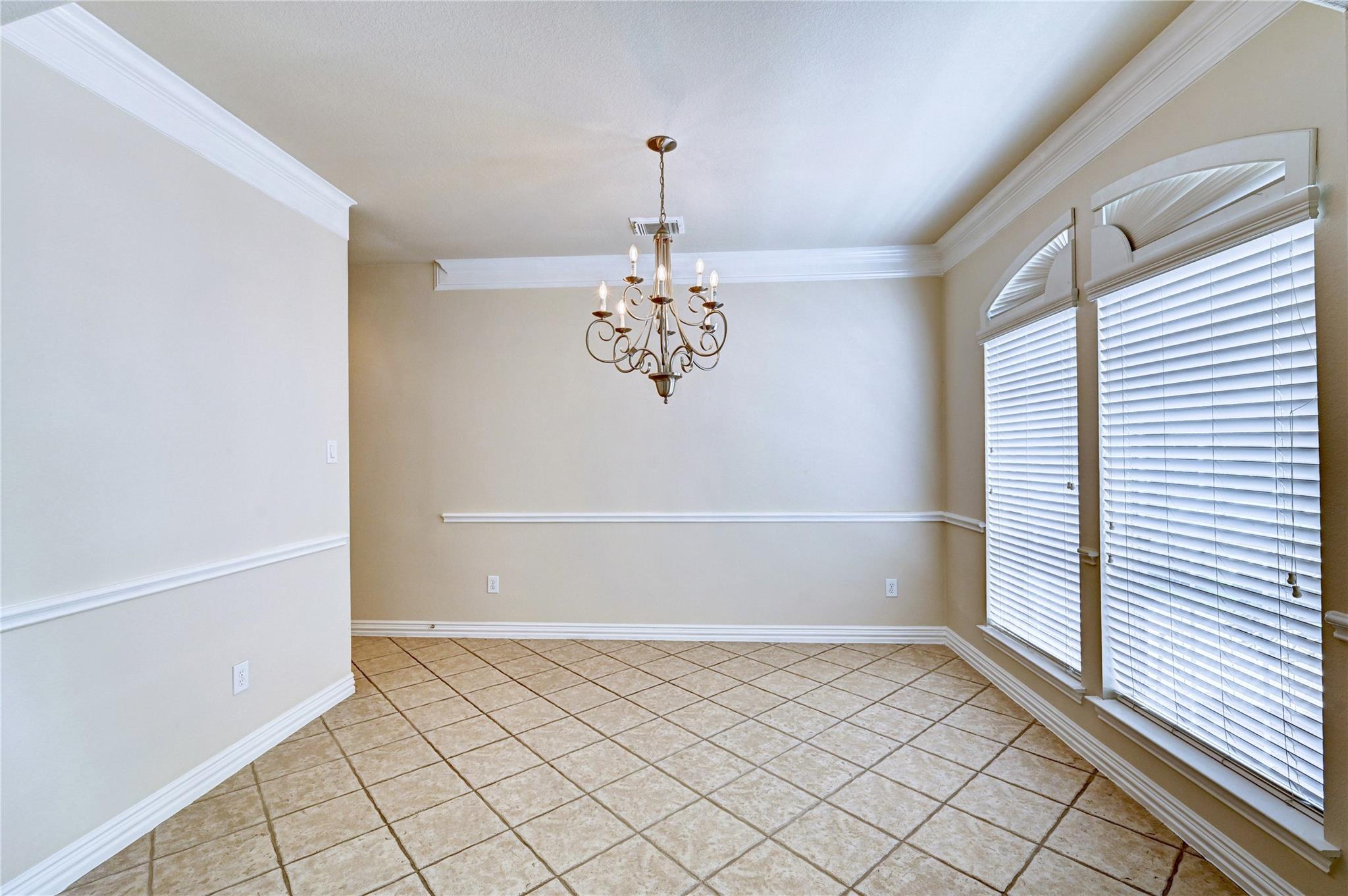 30 N Scribewood Circle