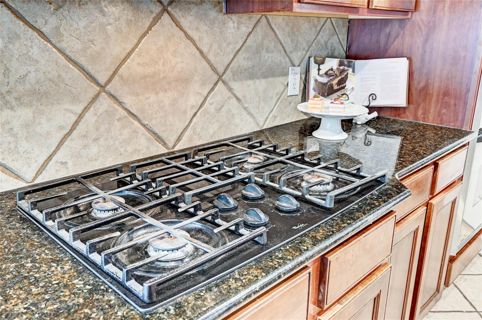 30 N Scribewood Circle