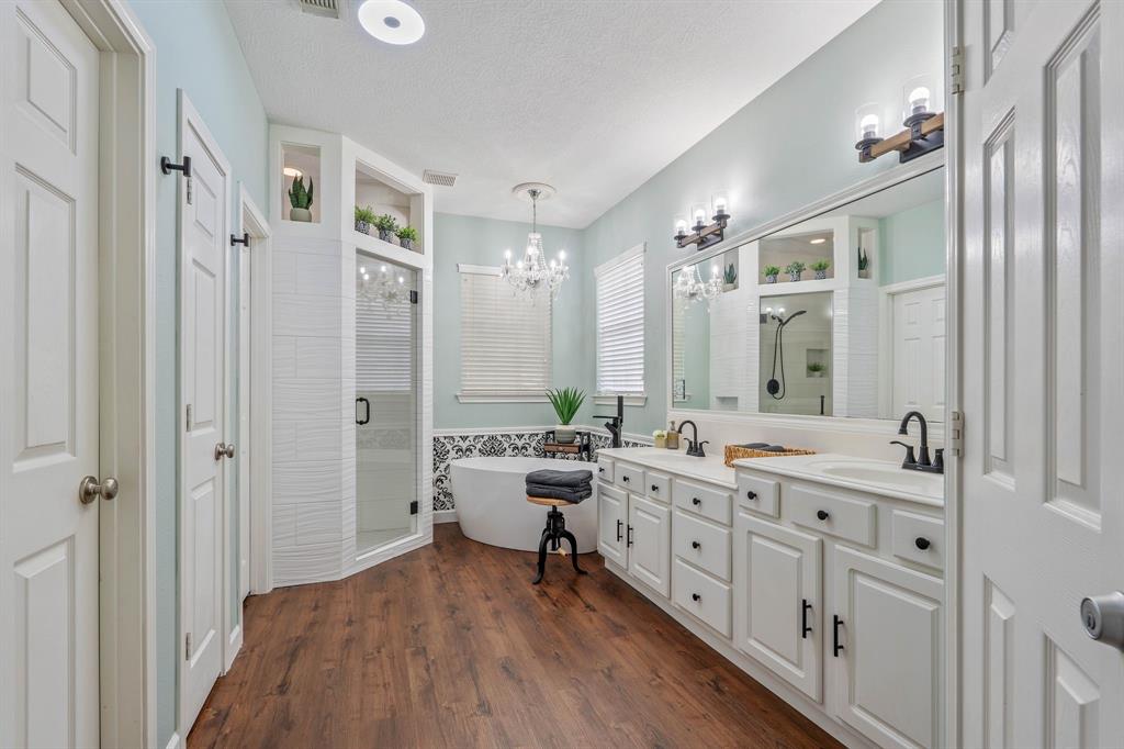 2415 Coachlight Lane