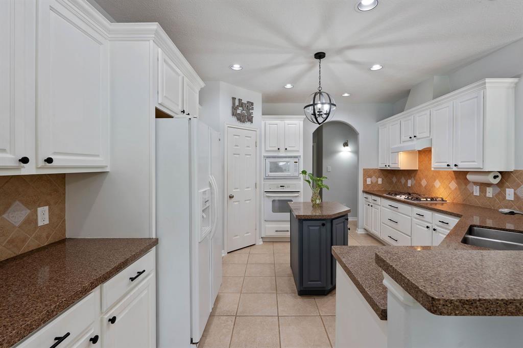 2415 Coachlight Lane