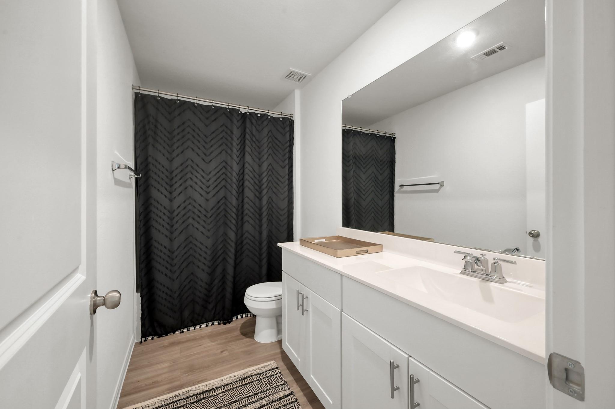 23562 Glenbuck Street