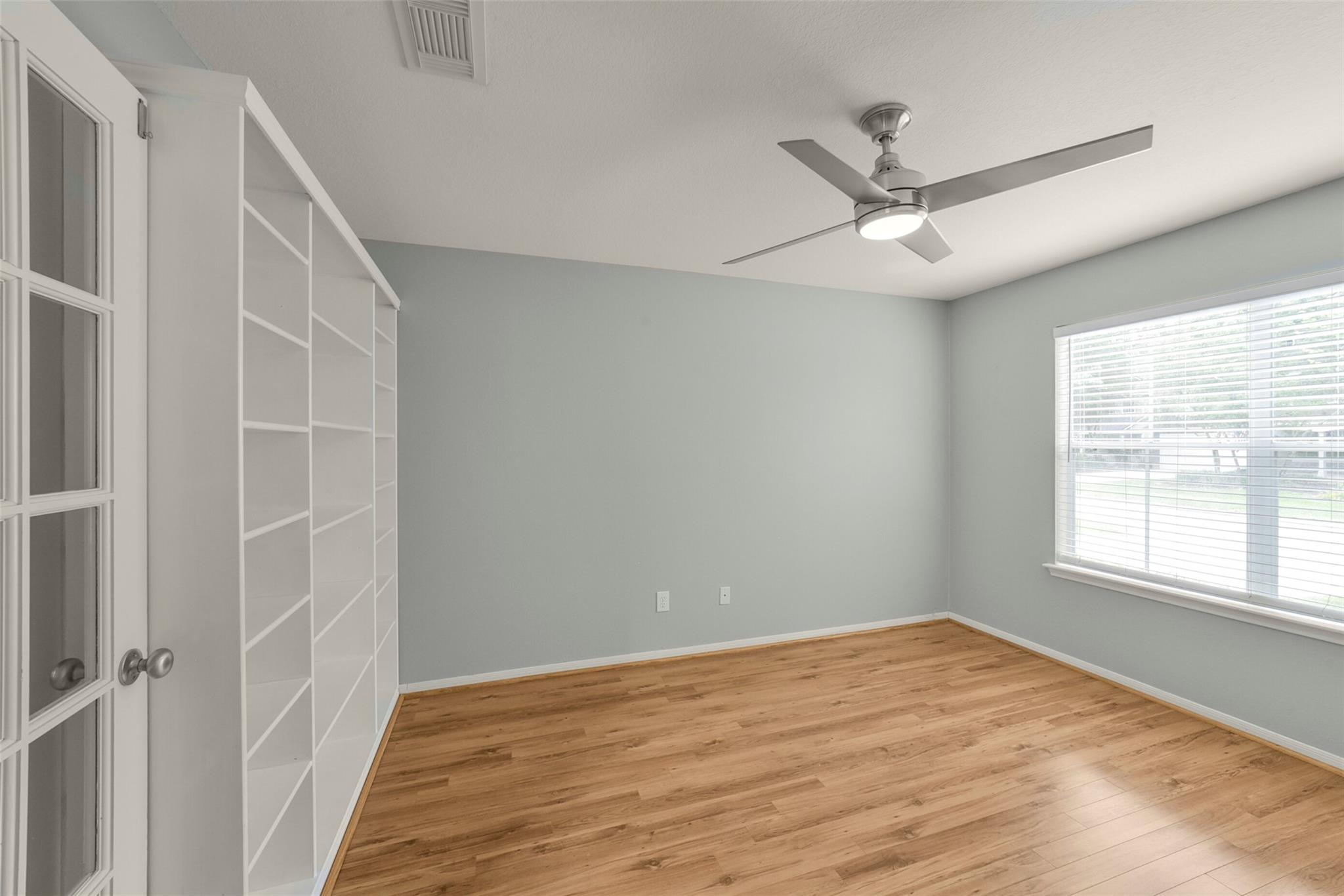 22 E New Avery Place