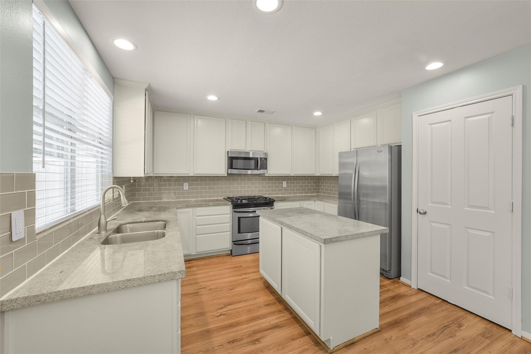 22 E New Avery Place