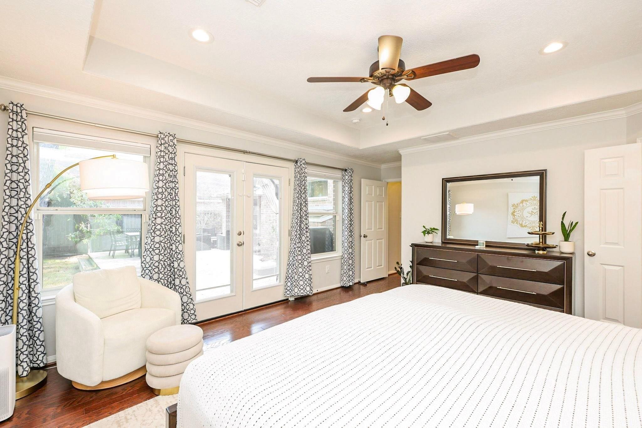 34 S Hawthorne Hollow Circle