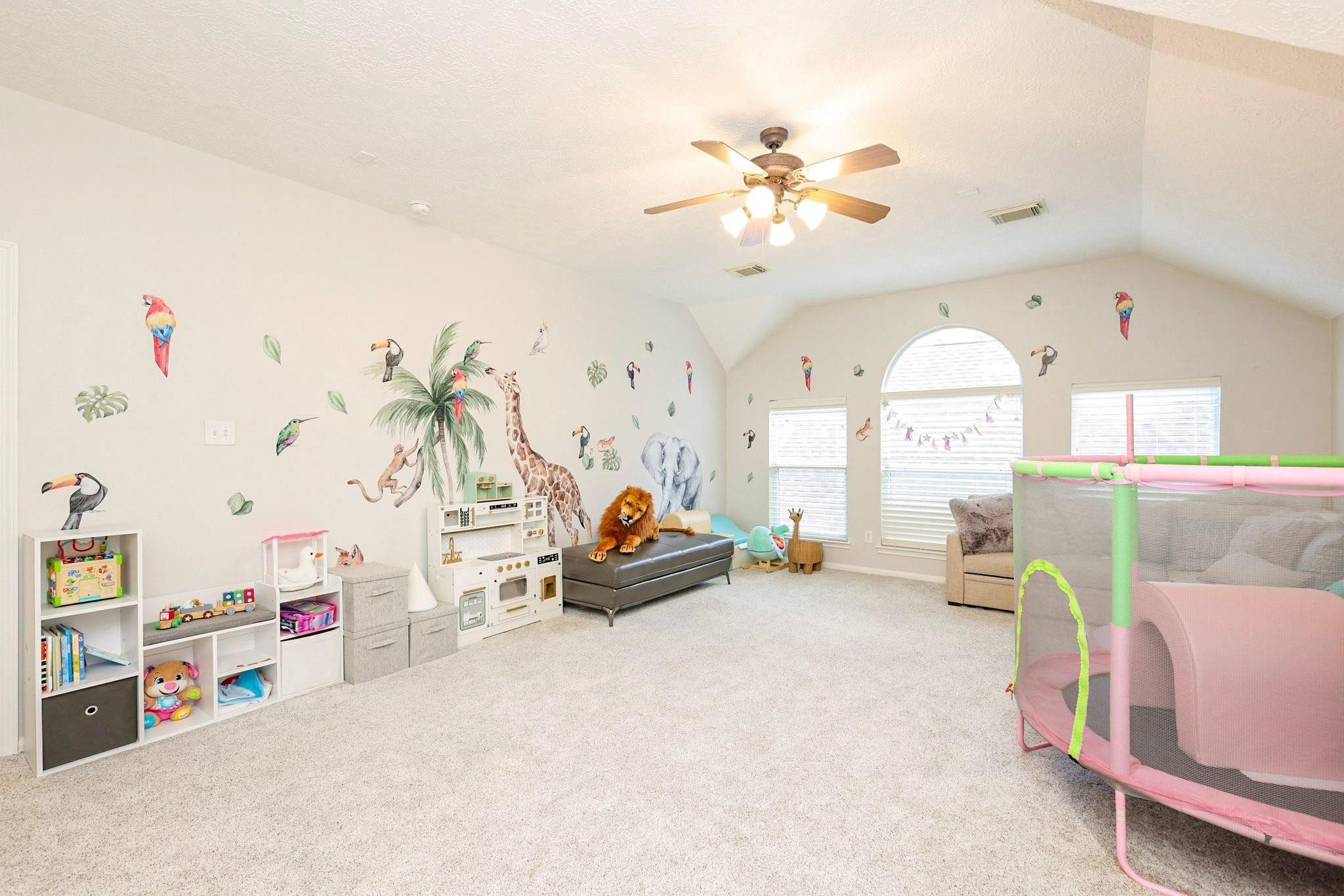 34 S Hawthorne Hollow Circle