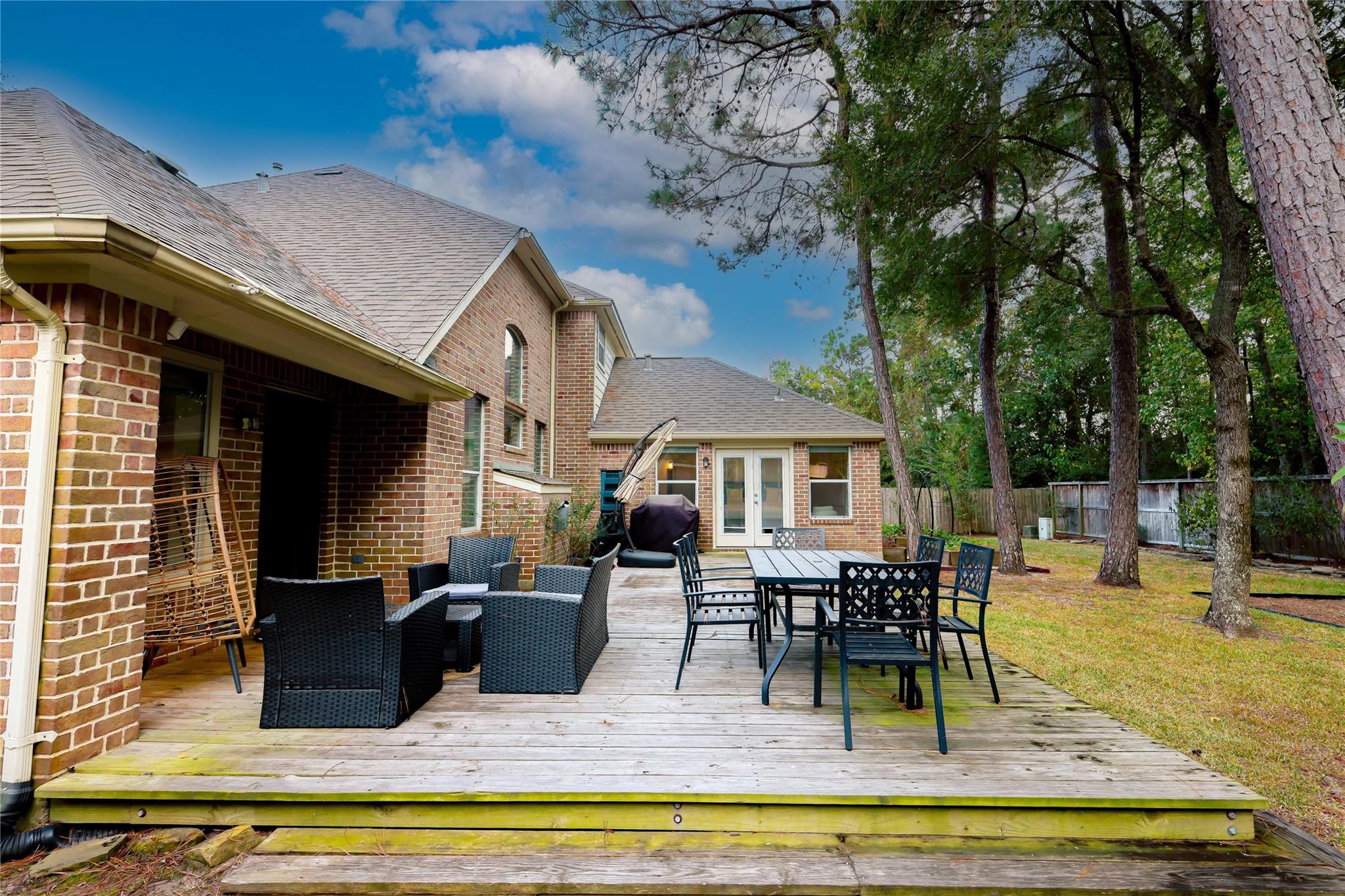 34 S Hawthorne Hollow Circle