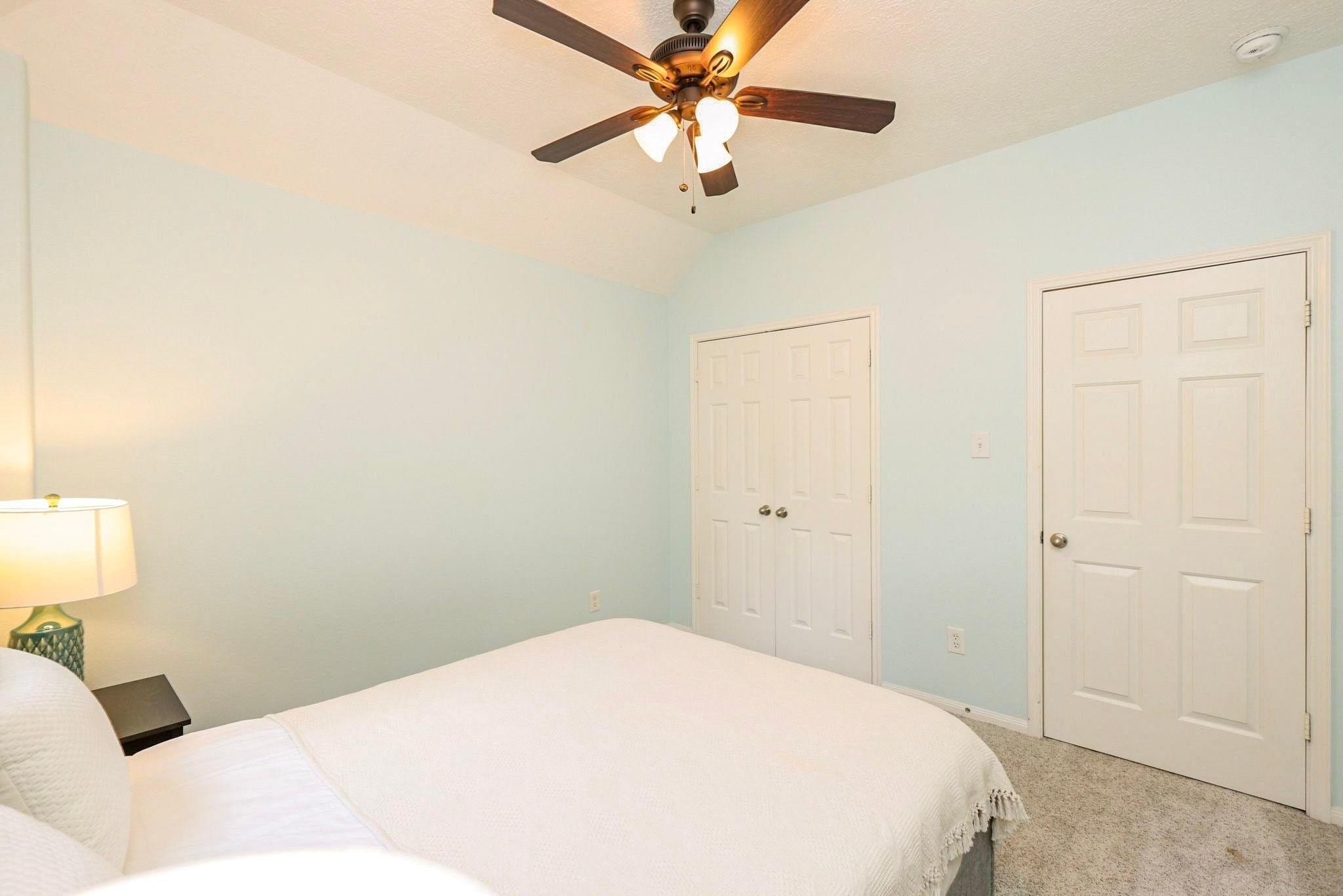 34 S Hawthorne Hollow Circle