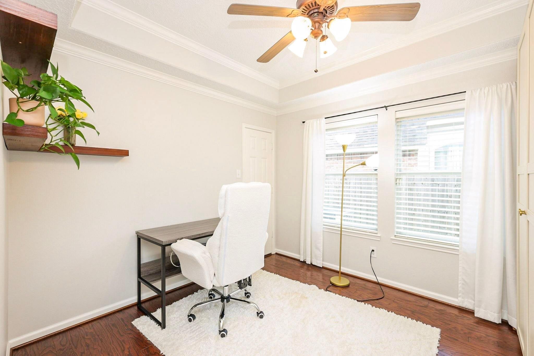 34 S Hawthorne Hollow Circle
