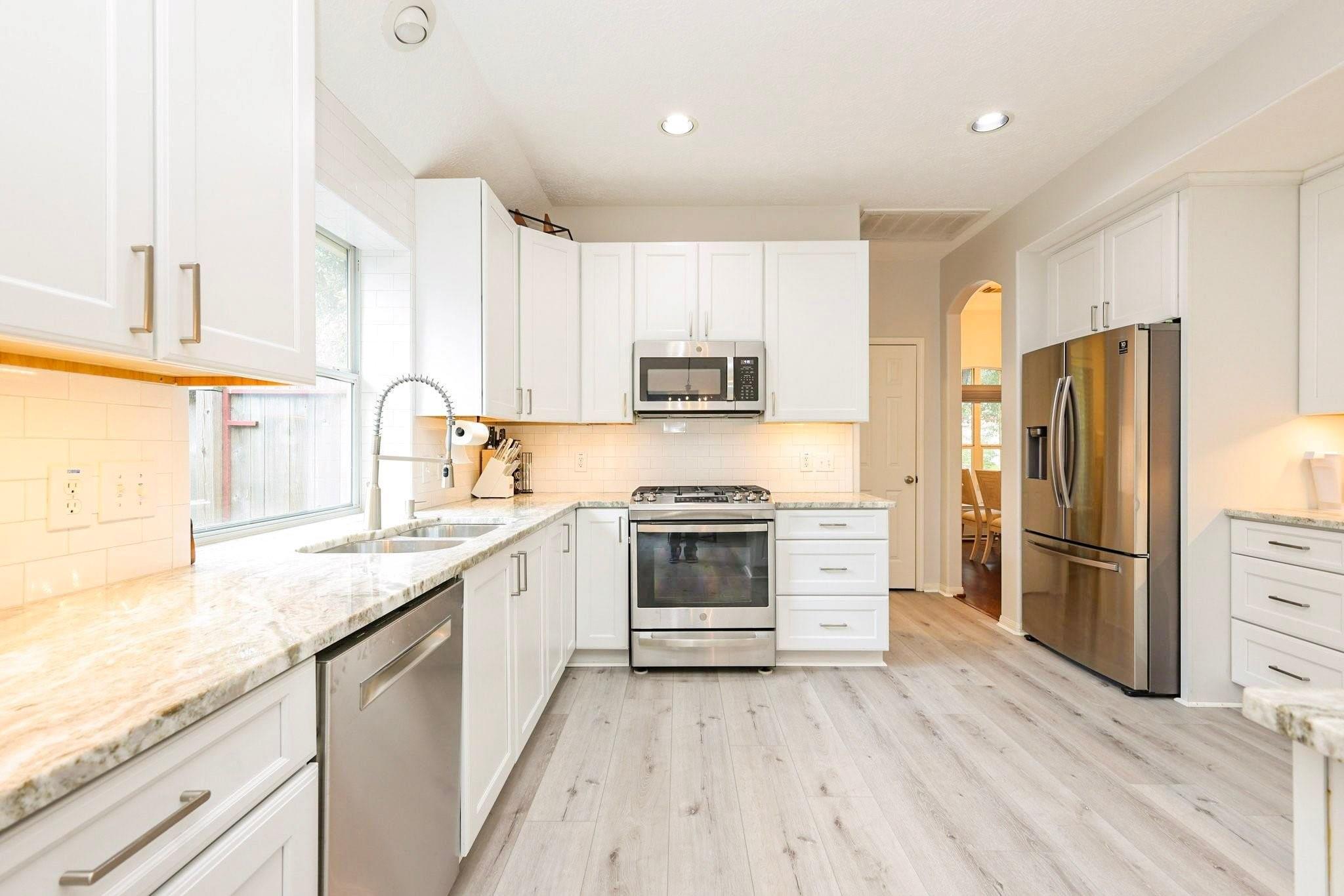 34 S Hawthorne Hollow Circle