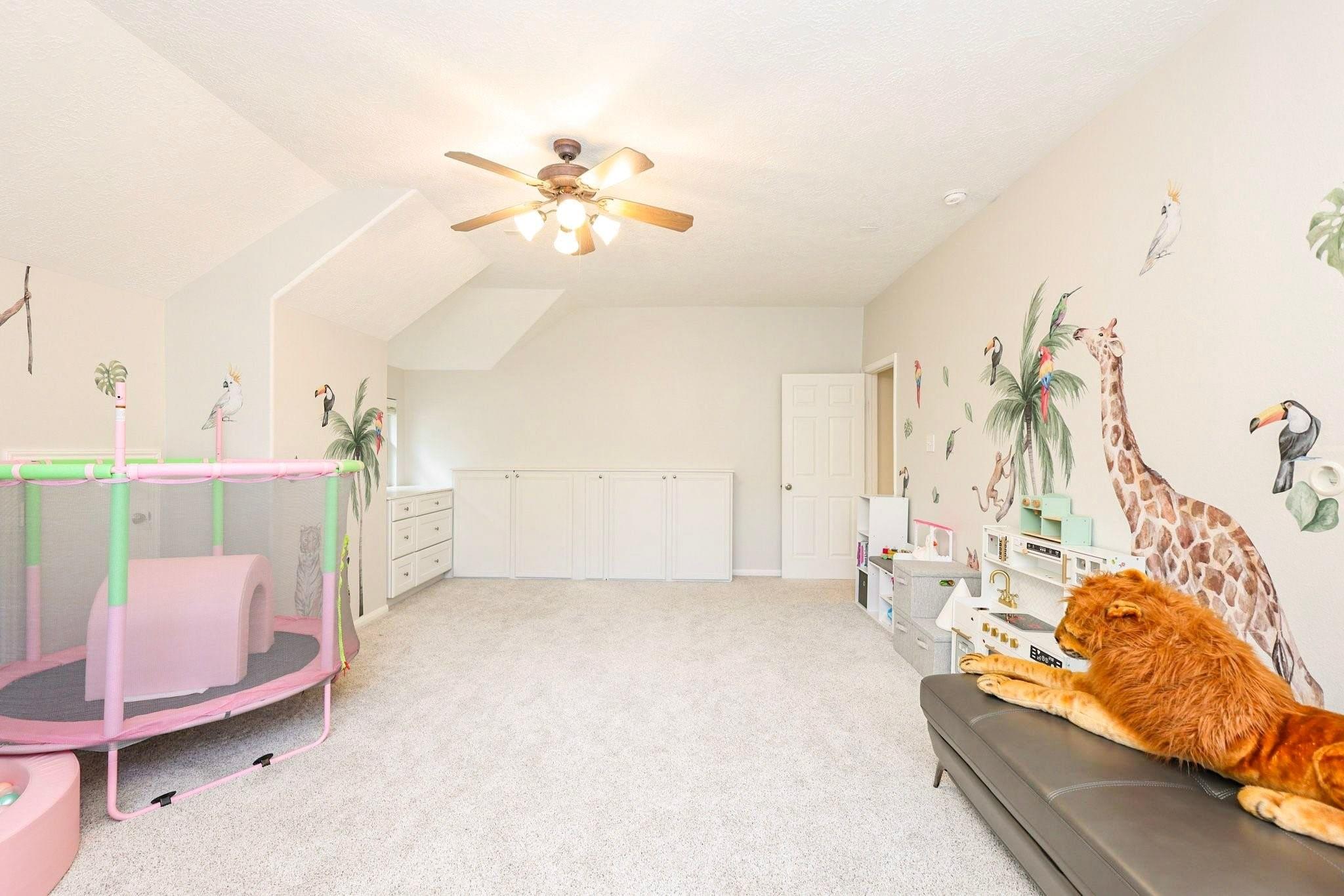 34 S Hawthorne Hollow Circle
